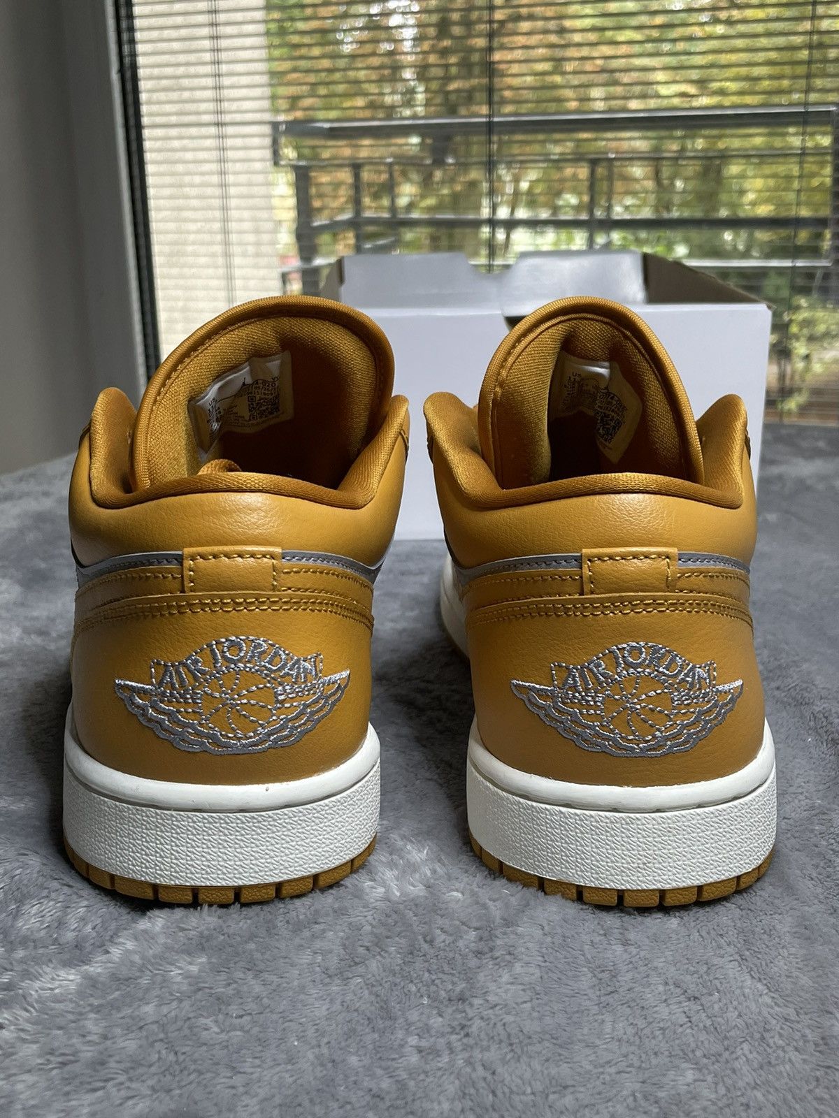 Nike Air Jordan 1 Low Size US 10 / EU 43 - 3 Thumbnail