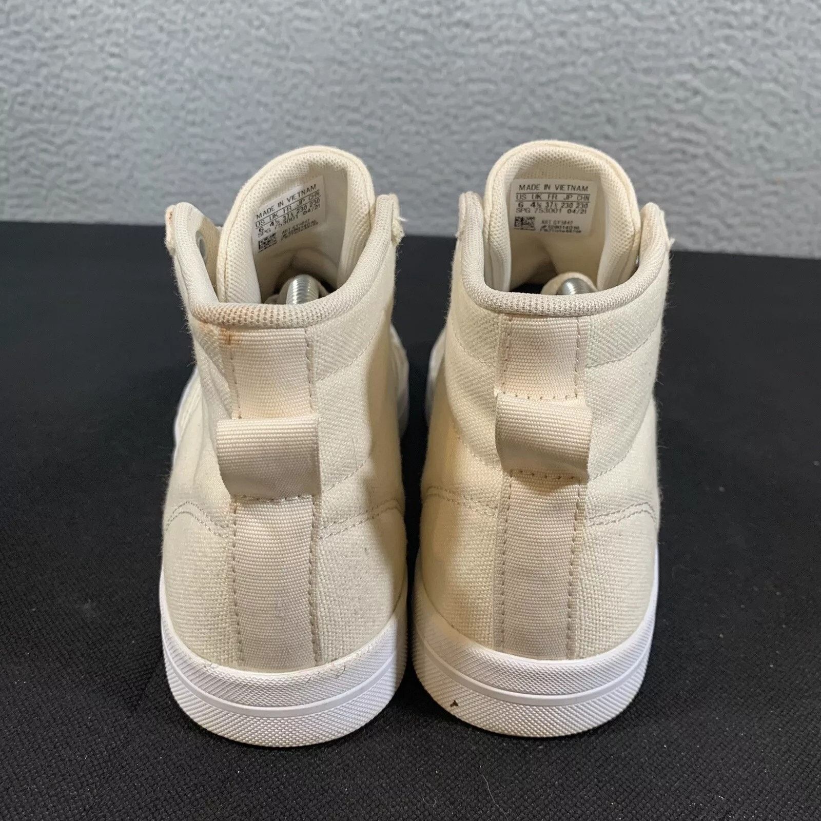 Adidas Adidas Womens Bravada GY5042 Womens Size 6 Size US 11 / IT 41 - 5 Thumbnail