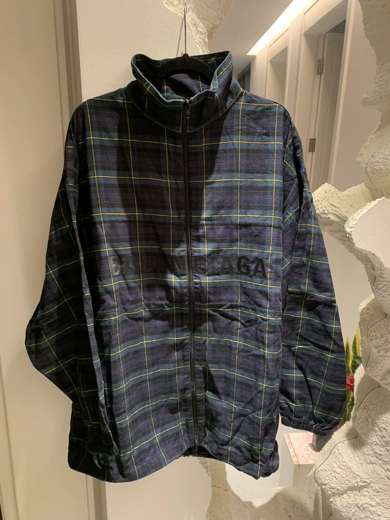 Balenciaga Balenciaga Large Plaid Overcoat Size US S / EU 44-46 / 1 - 1 Thumbnail