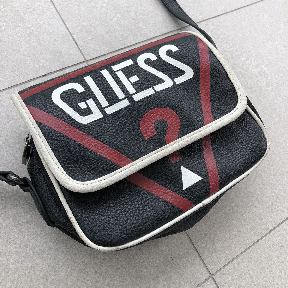 Guess SS19 GUESS Big LOGO embossed Leather Shoulder Bag Size ONE SIZE - 4 Thumbnail