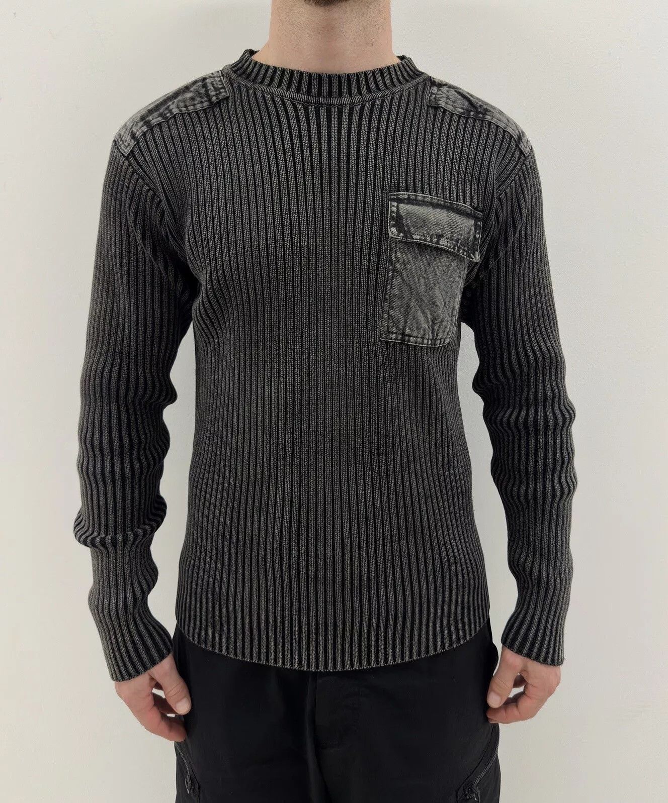 Vintage VINTAGE 2000s Y2K MENS STYLE DIESEL RIBBED SWEATER FADED Size US L / EU 52-54 / 3 - 1 Thumbnail
