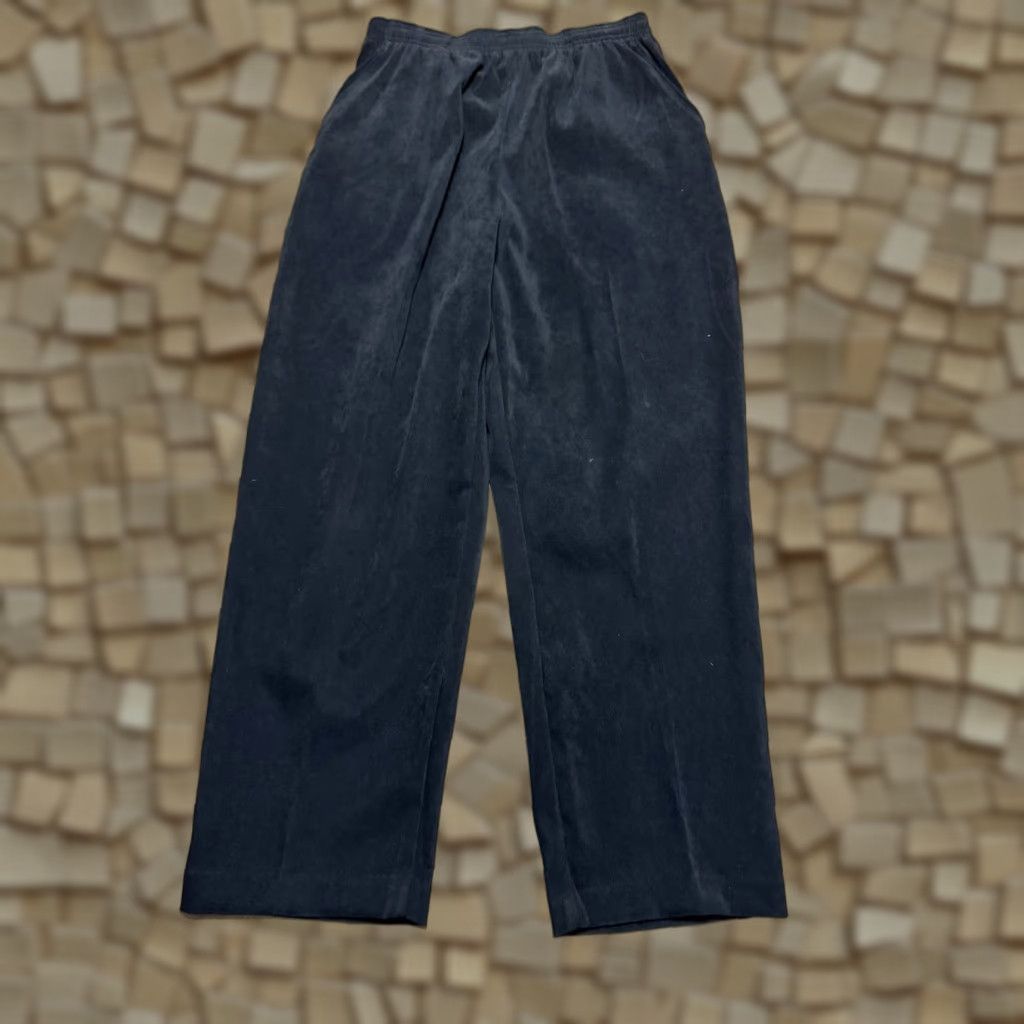 Vintage Briggs Pants, Women's Size 10 Petite Black Straight Leg Pull On Size 32" / US 10 / IT 46 - 1 Thumbnail