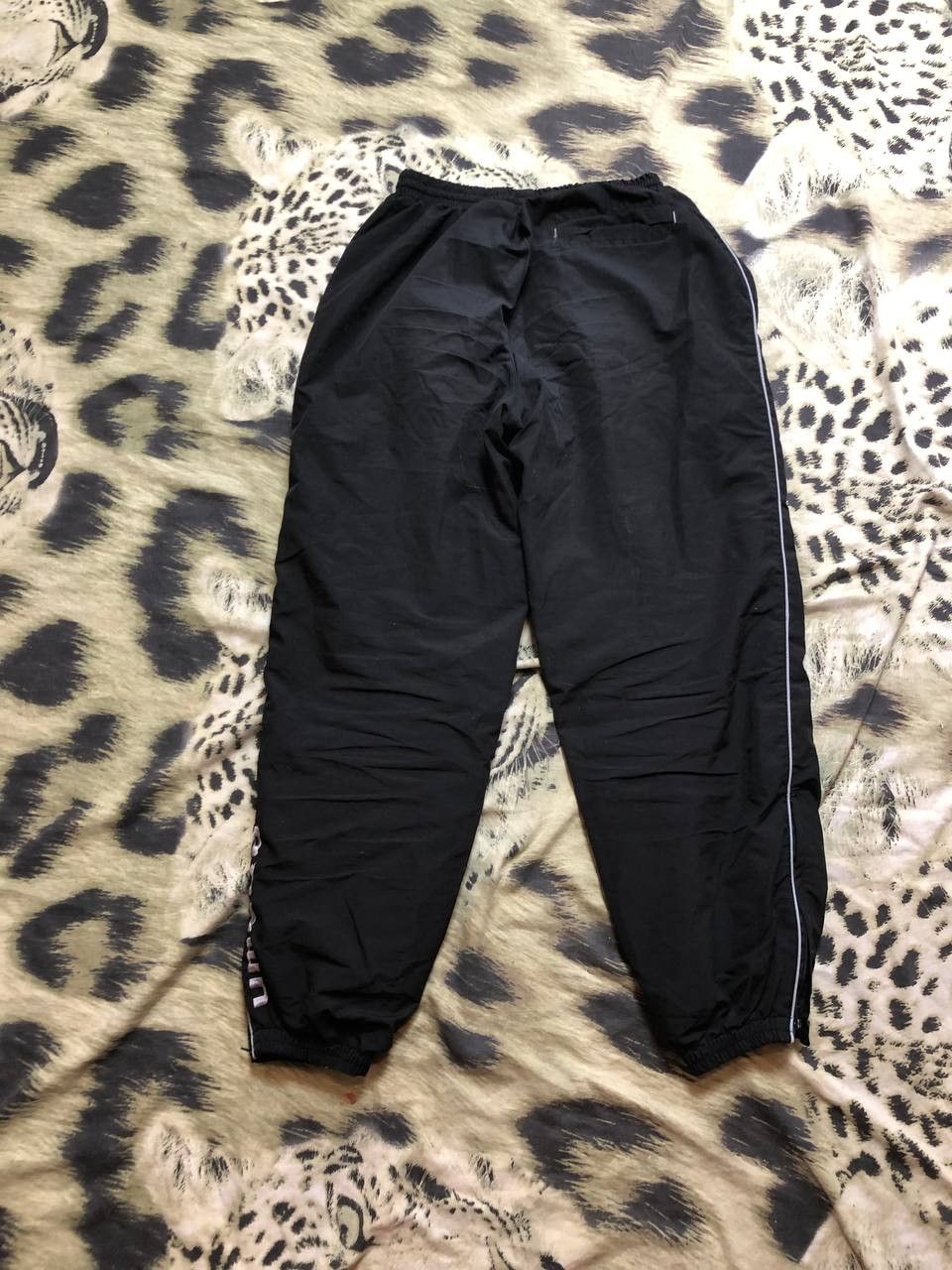 Umbro Vintage UMBRO Track Pants Nylon Big Logo Y2K Drill Size US 34 / EU 50 - 13 Thumbnail