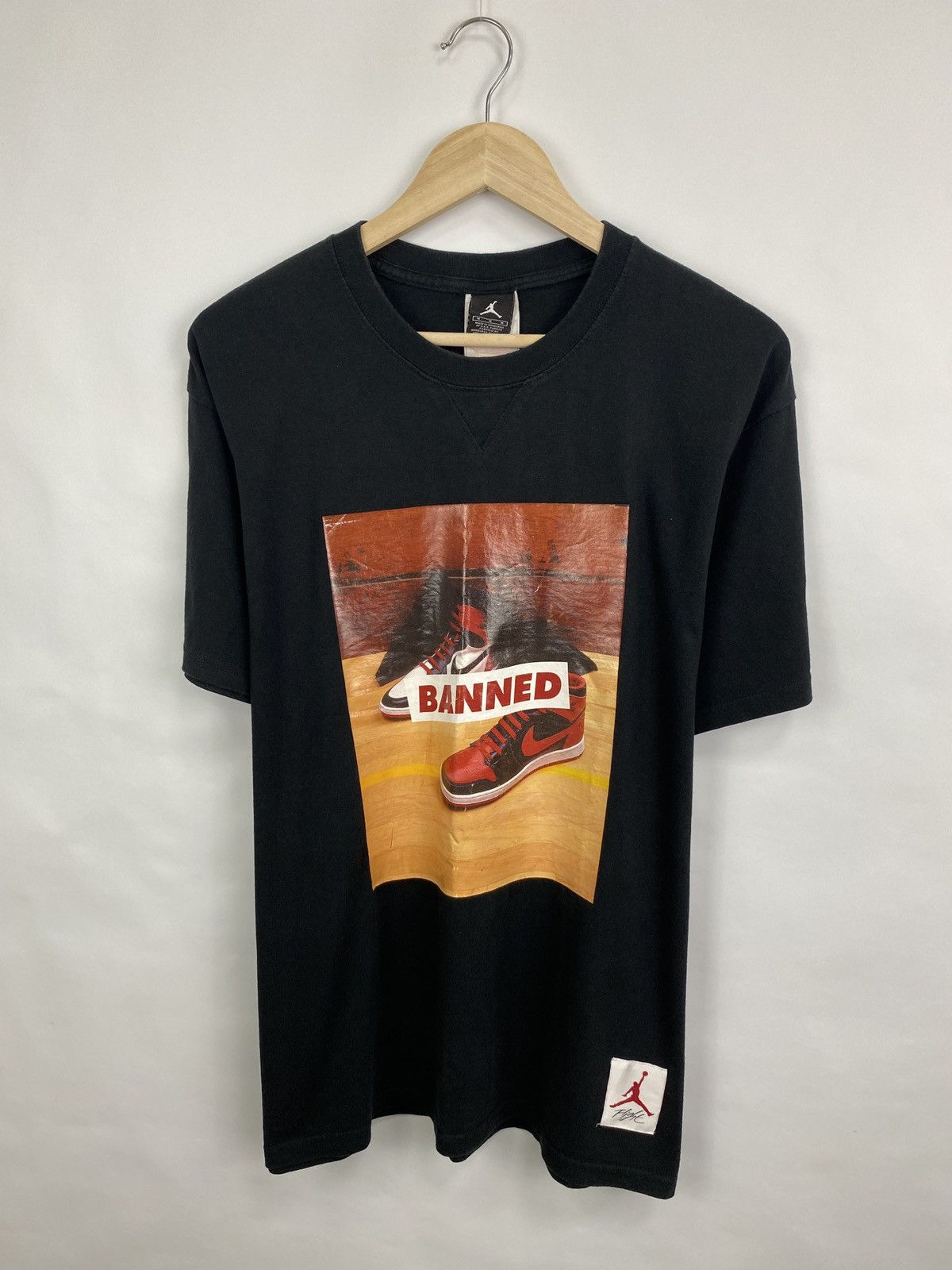 Jordan Brand × Nike × Vintage 🇺🇸 Vintage 90s Jordan Banned T-Shirt Rare Retro USA Hype Y2K Size US L / EU 52-54 / 3 - 3 Thumbnail