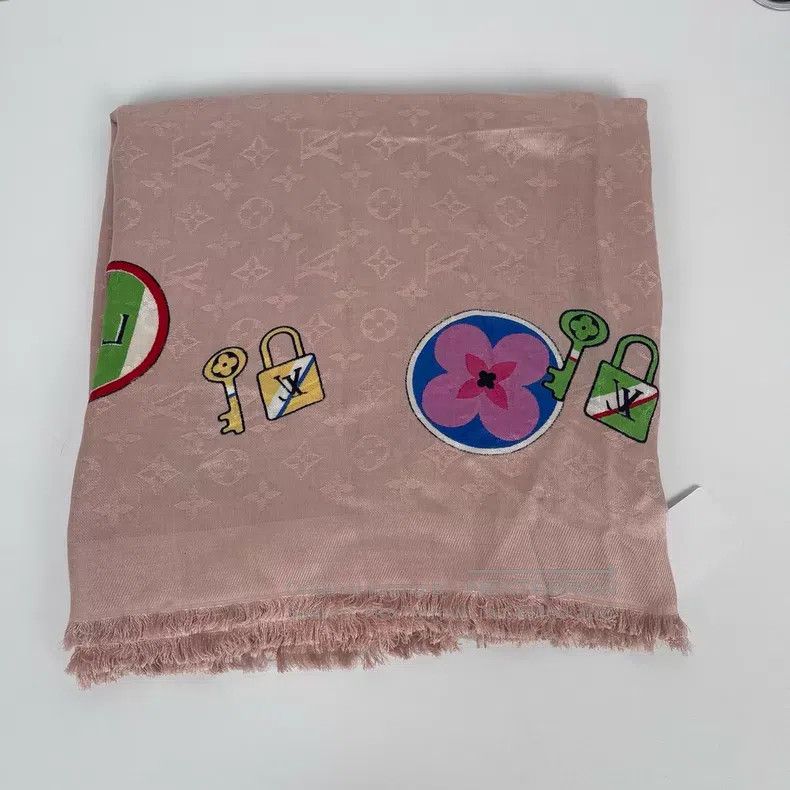 Louis Vuitton Louis Vuitton Logo mania light pink badge logo jacquard pr Size ONE SIZE - 3 Thumbnail
