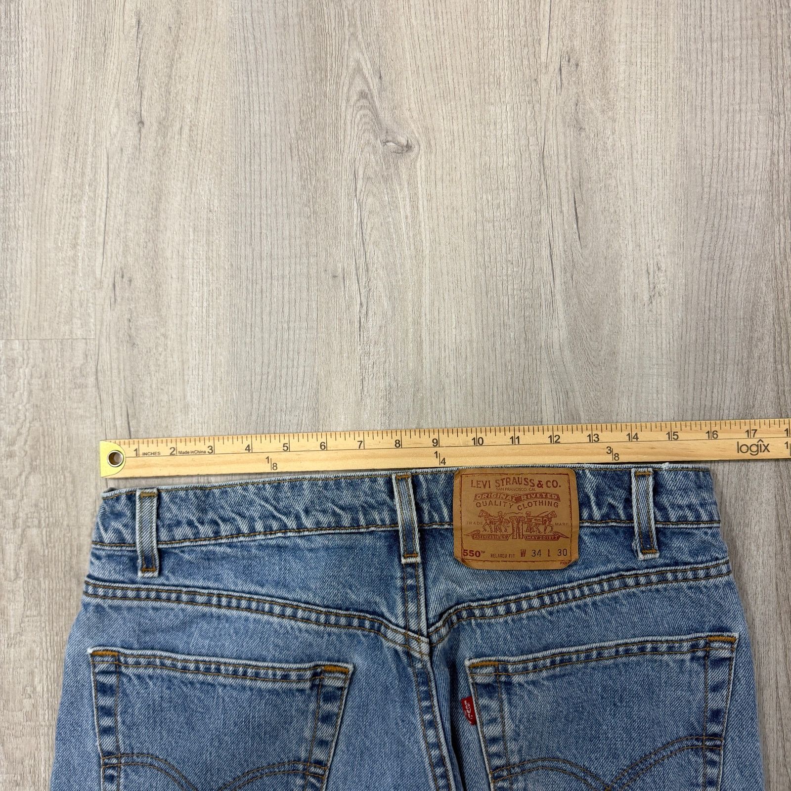 Levi's Vintage Levis 550 Jeans Men's 34x31 Blue Relaxed Denim 90s Size US 34 / EU 50 - 9 Thumbnail