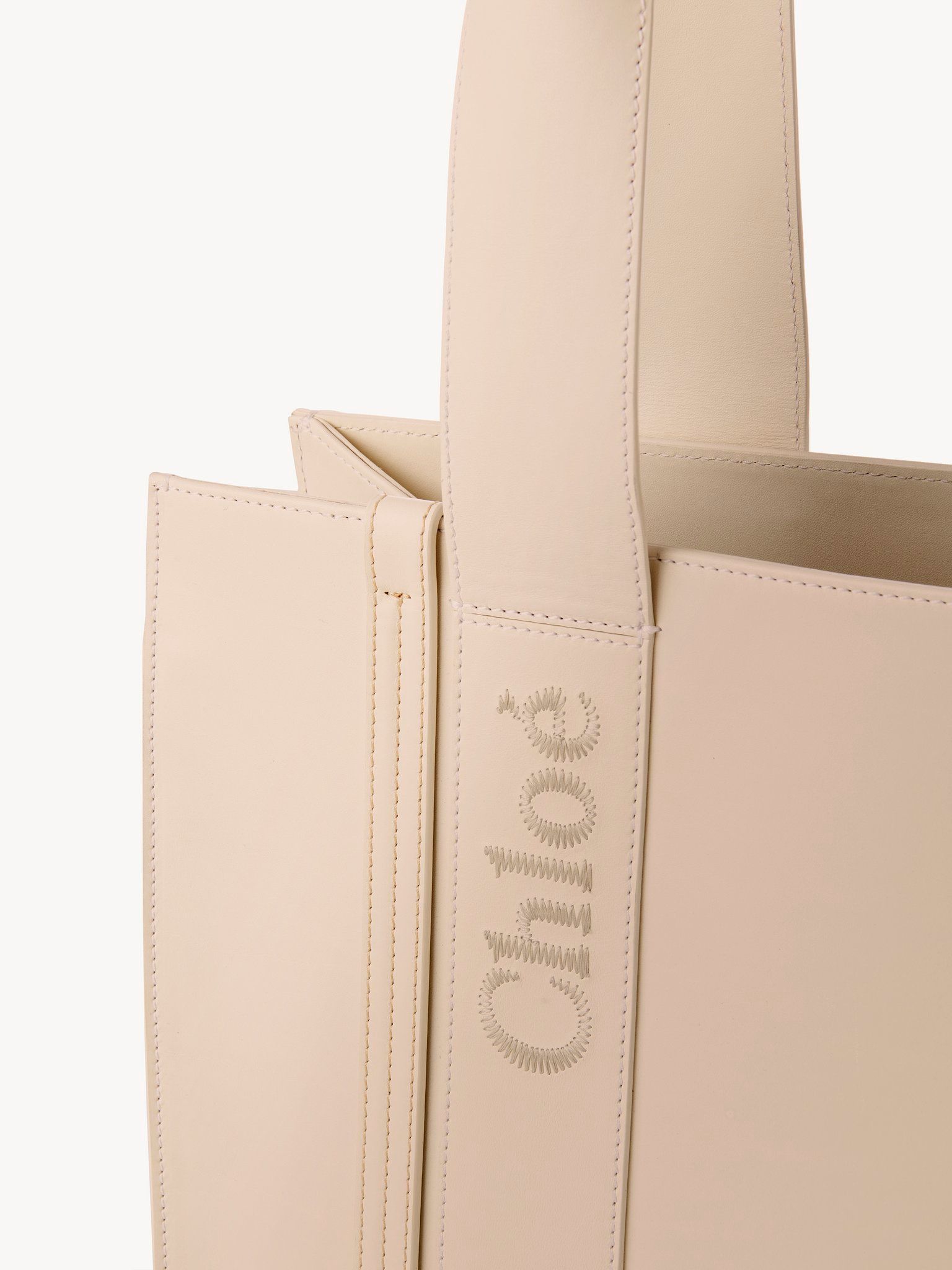 Chloe o1loc1c10425 Size:OS / Woody Medium Bag in Cement Pink Size ONE SIZE - 5 Thumbnail