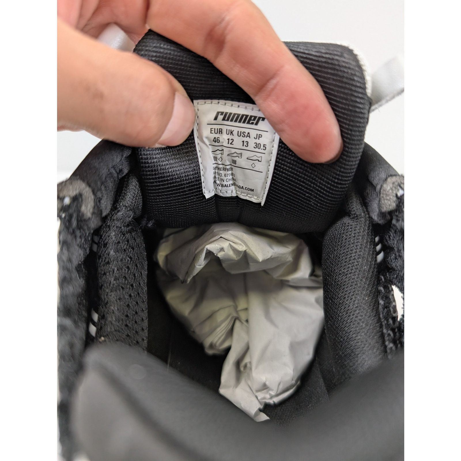 Balenciaga o1rshd1 Mesh Rubber Runner Sneakers in White/Black Size US 13 / EU 46 - 13 Thumbnail