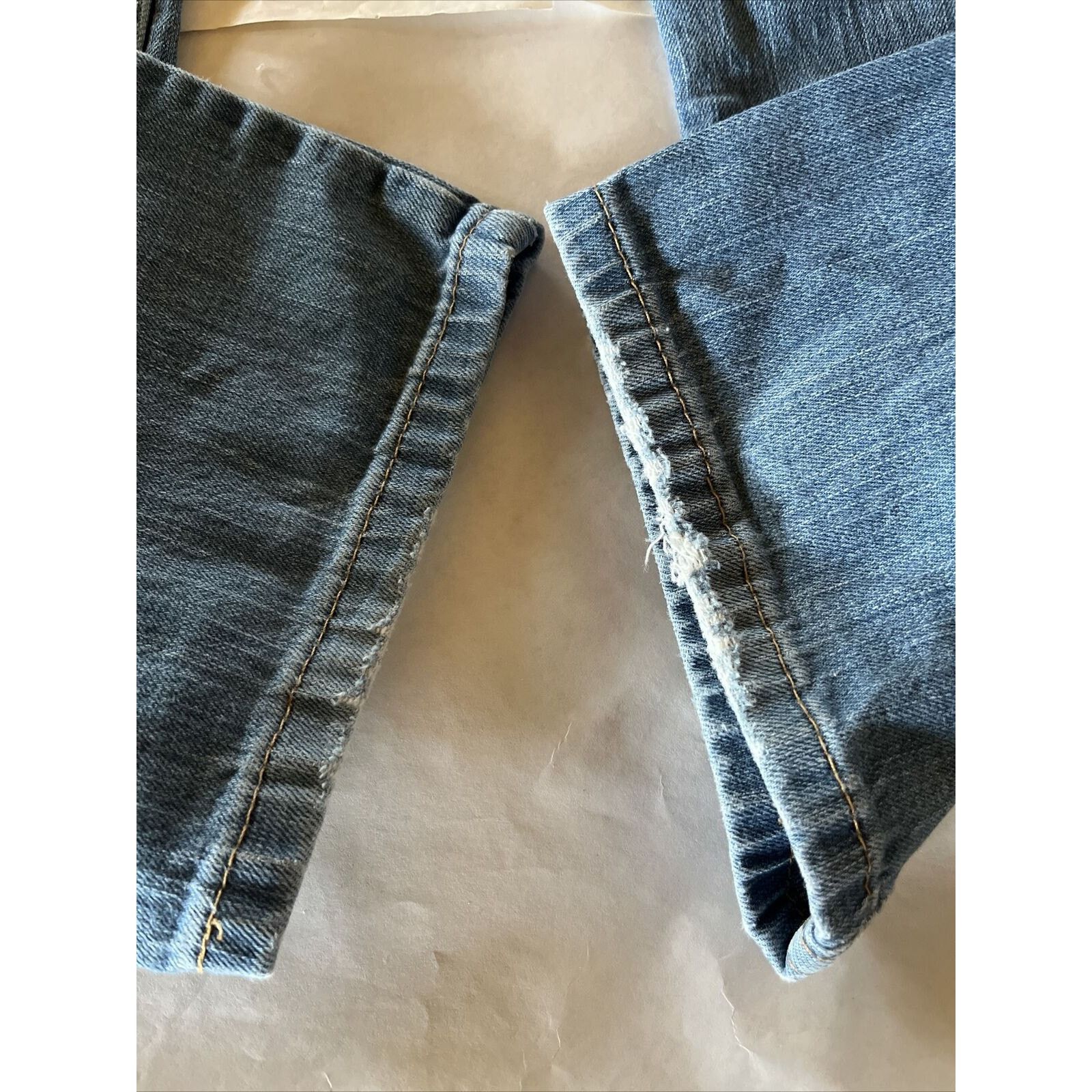 Levi's Levi’s 514 Jeans Mens 31x30 Blue Cotton Denim Light Wash Y2k Size US 31 - 7 Thumbnail