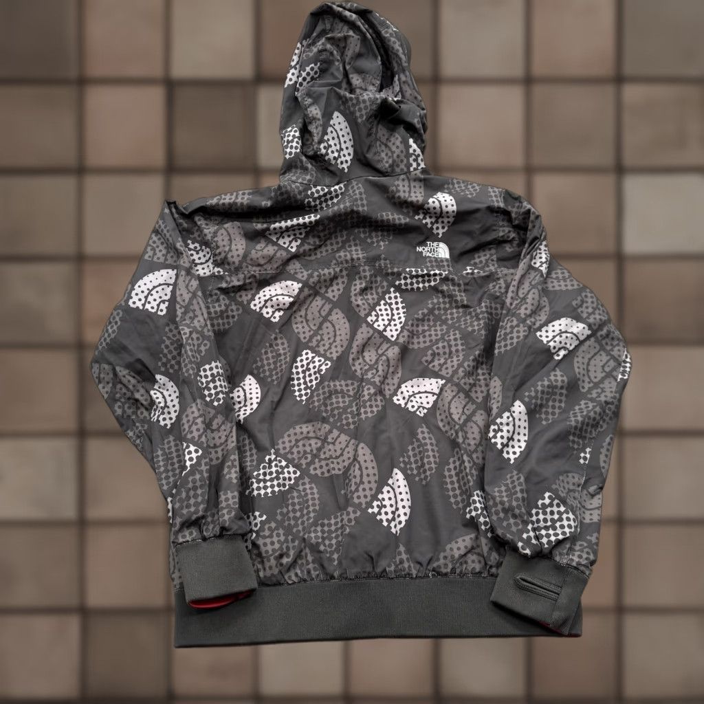 The North Face The North Face Jacket Mens Medium Gray Hooded Full Zip Lined Geometric Pattern Size US M / EU 48-50 / 2 - 1 Thumbnail