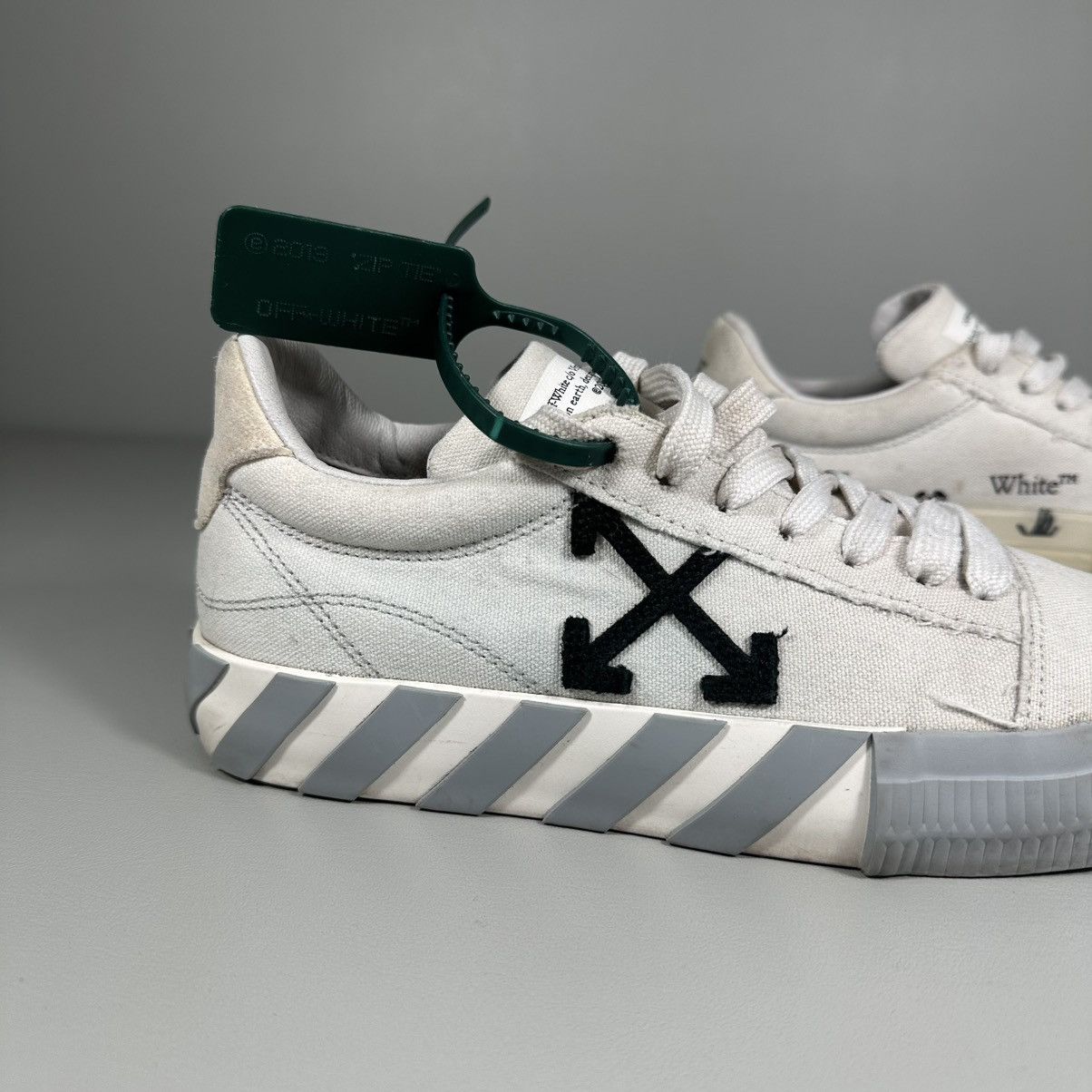 Off-White Off-White Virgil Abloh Vulc Eco White Grey Sneakers Size US 8.5 / IT 38.5 - 2 Thumbnail