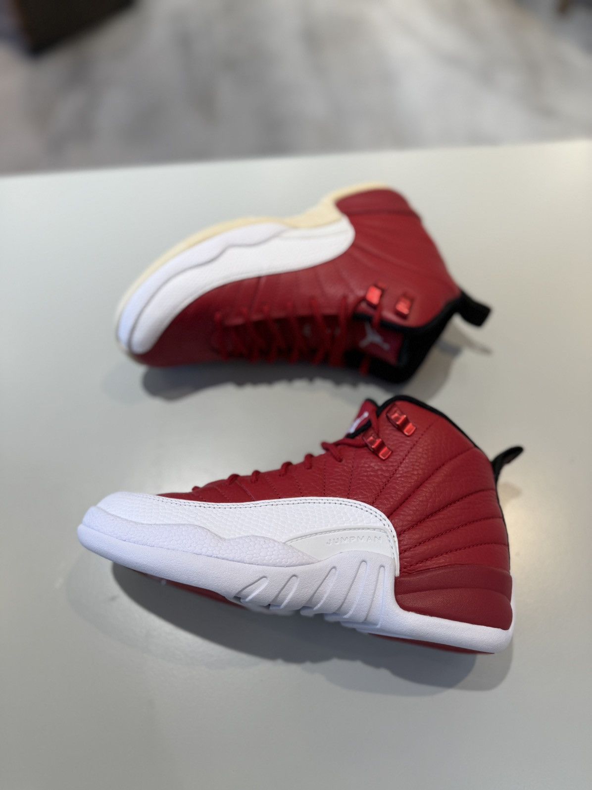 Jordan Brand Air Jordan 12 Retro Gym Red (GS) Size US 4.5 / IT 34.5 - 6 Thumbnail