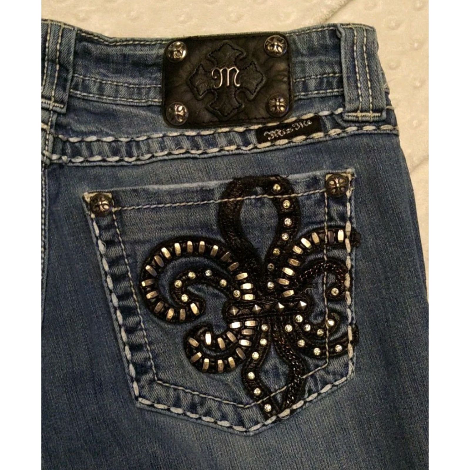 Miss Me Miss Me Jeans Women's Blue Bootcut 32x30 Denim Embroidered Rhinestone Studded Fleur-de-lis 5-Pocket Modern Regular Mens Womens Girls Size 24" / US 00 / IT 34 - 7 Thumbnail