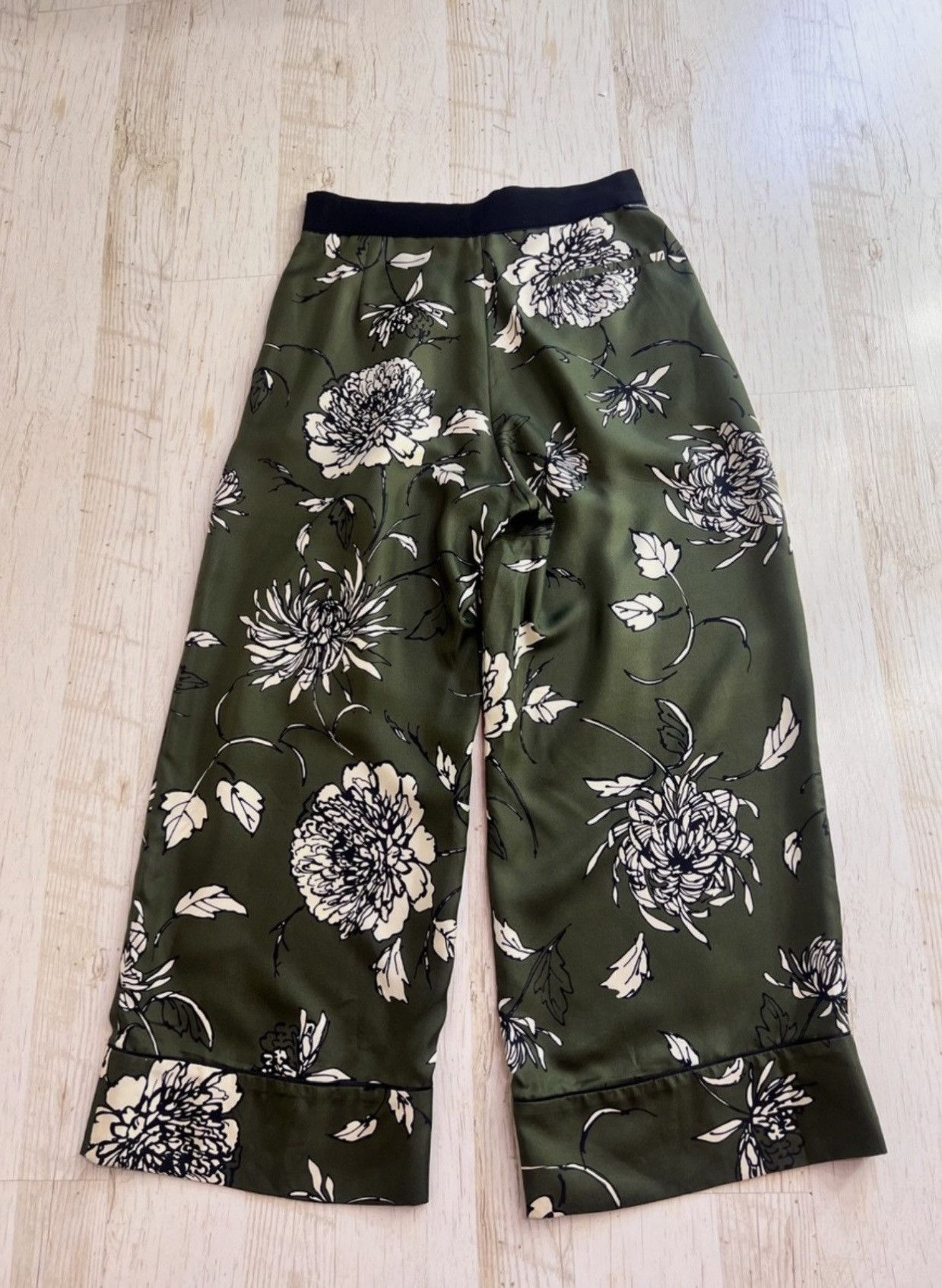 Moncler Moncler Silk Cropped Wide-Leg Pants – Floral Print – IT44 Size 30" / US 8 / IT 44 - 10 Thumbnail
