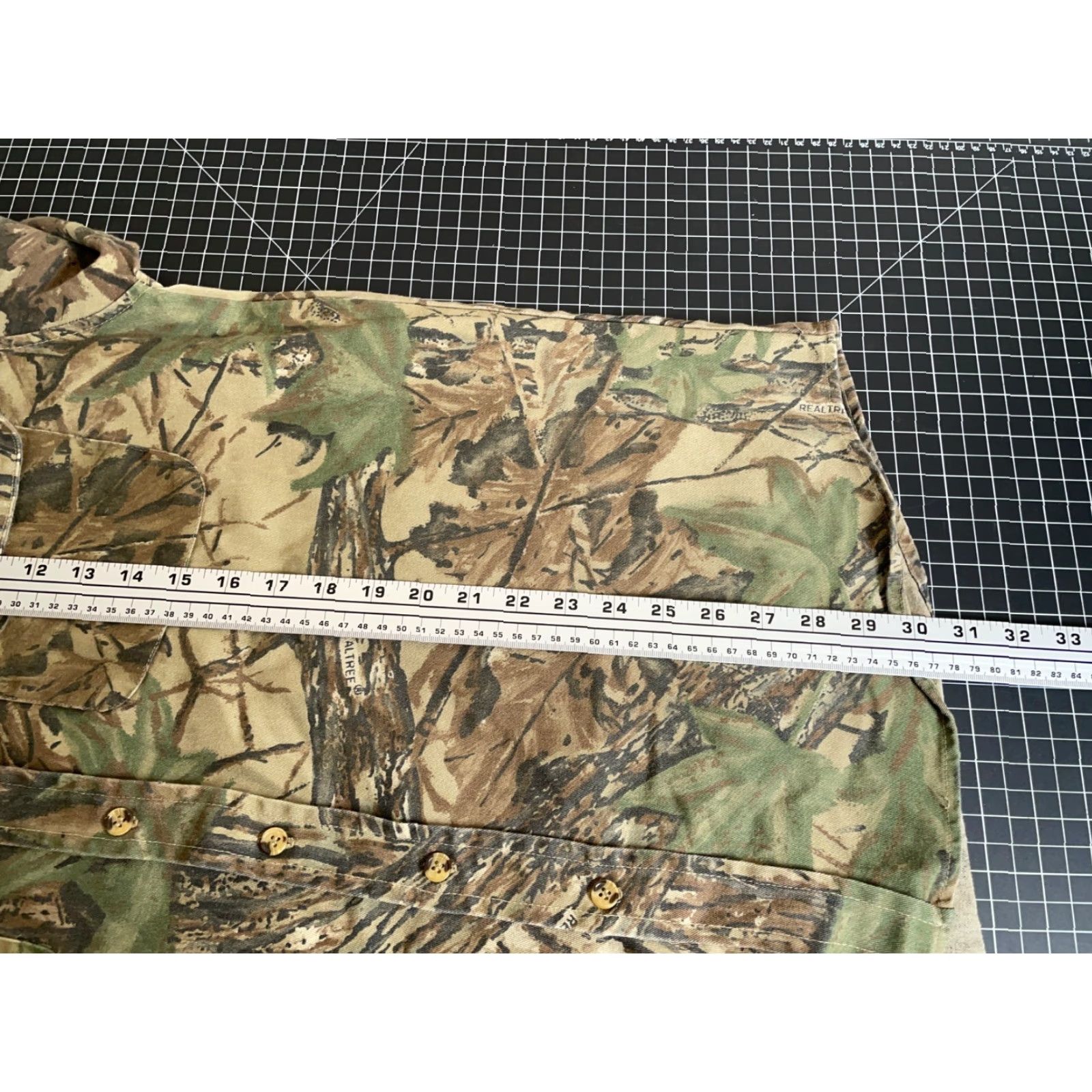 Realtree VINTAGE Master Sportsman Camouflage Long Sleeve Shirt Men Adult Large Fall Winter Green 90s Outdoors Hunters Size US L / EU 52-54 / 3 - 6 Thumbnail