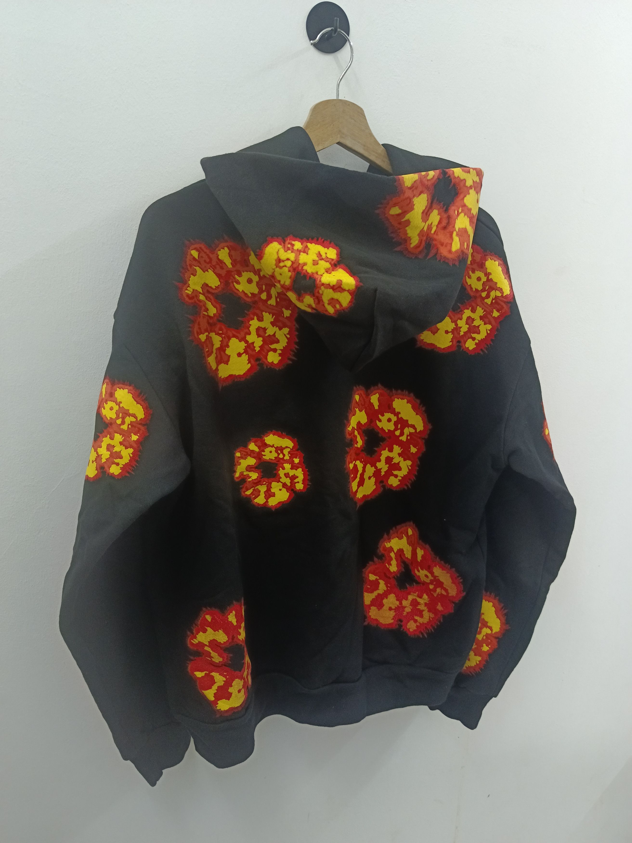 DENIM TEARS Denim Tears x Offset "Flame" Wreath Pullover Hoodie Black Size US M / EU 48-50 / 2 - 5 Thumbnail