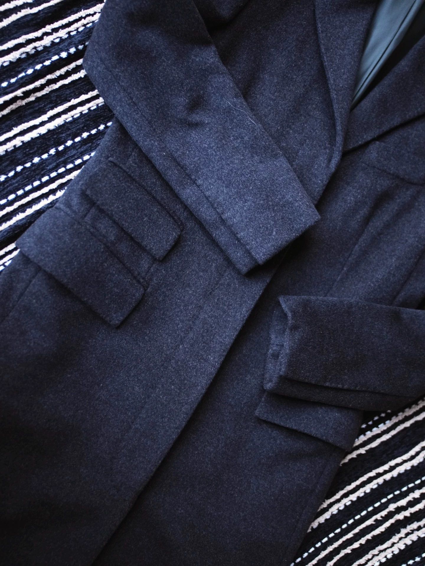 Gucci Gucci Charcoal Gray Handstitched WoolCashmere Coat Size XS / US 0-2 / IT 36-38 - 3 Thumbnail