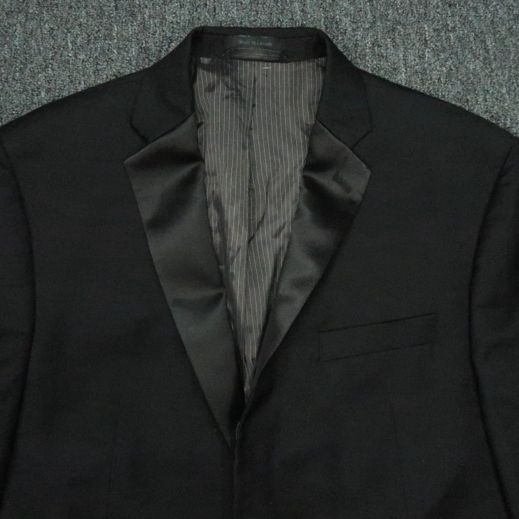 Ralph Lauren Lauren Ralph Lauren Blazer Adult 46R Black Wool Tuxedo Solid Notch Lapel 2-Button Double-Vented Mens Size 46R - 2 Thumbnail