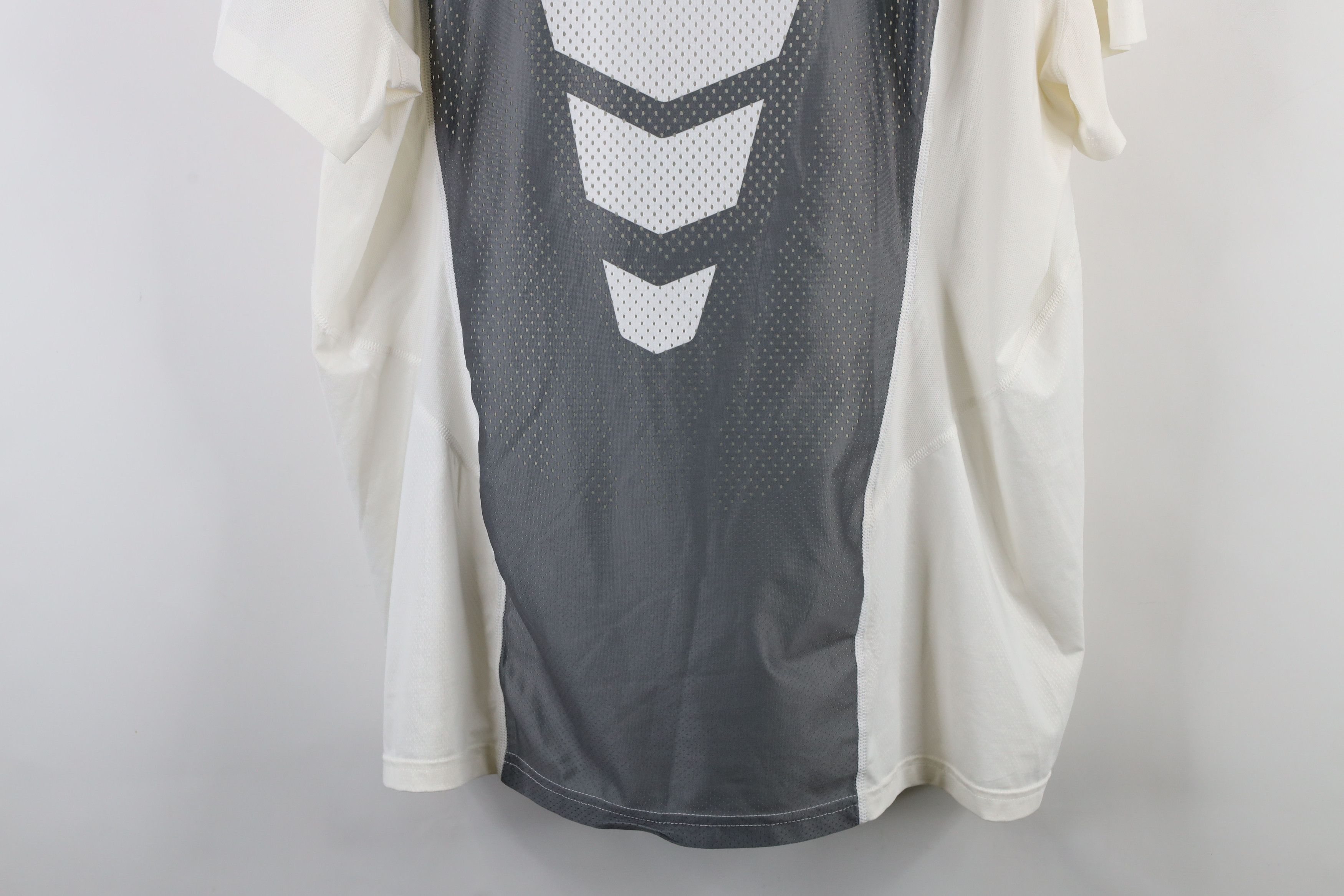 Nike × Vintage Nike On Field Hypercool Cleveland Browns Football T-Shirt Size US XXL / EU 58 / 5 - 15 Thumbnail