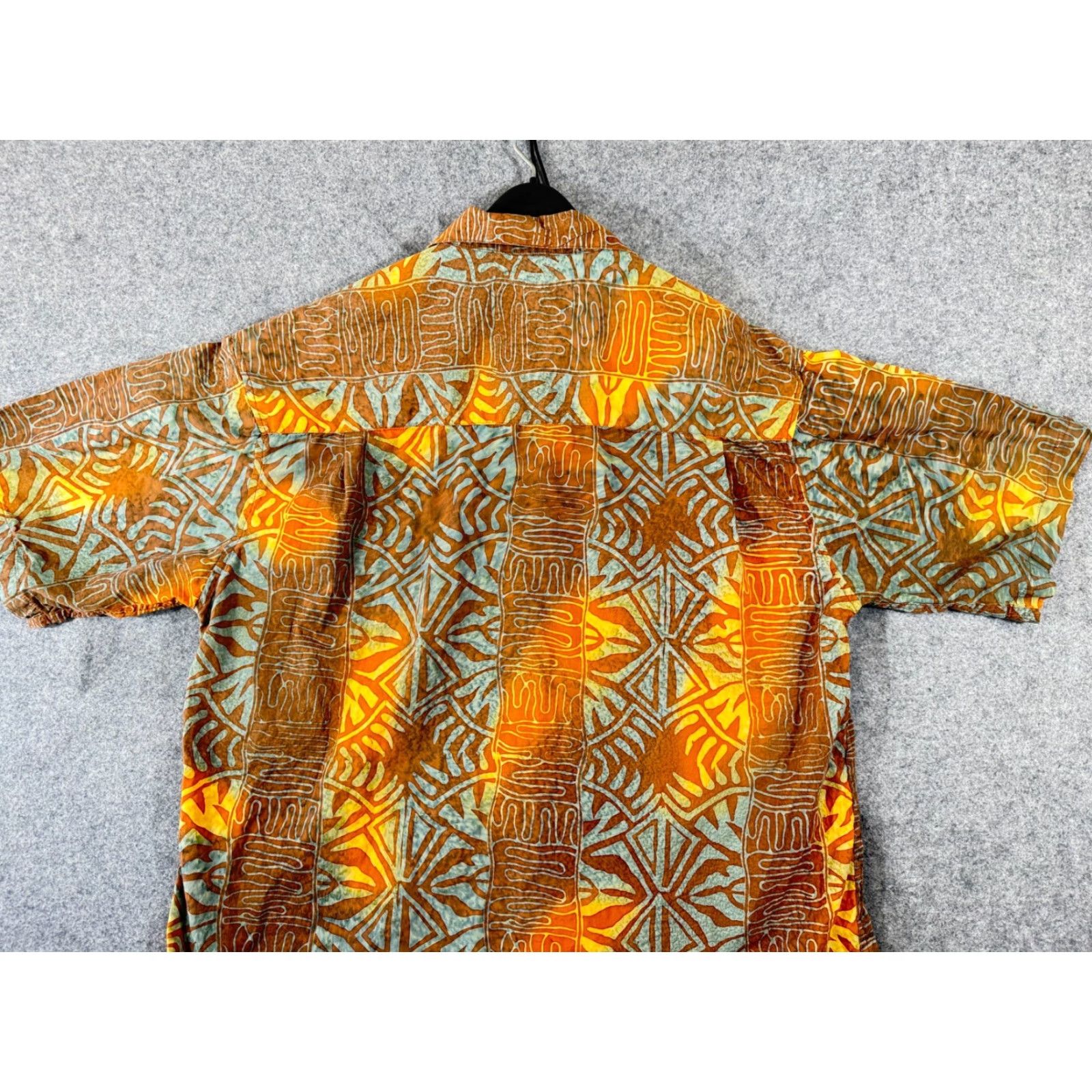 Vintage Johari West Leisure Shirt Mens XL Gold Blue Batik Print Hawaiian Short Sleeve Shirt Boys? Size US XL / EU 56 / 4 - 7 Thumbnail