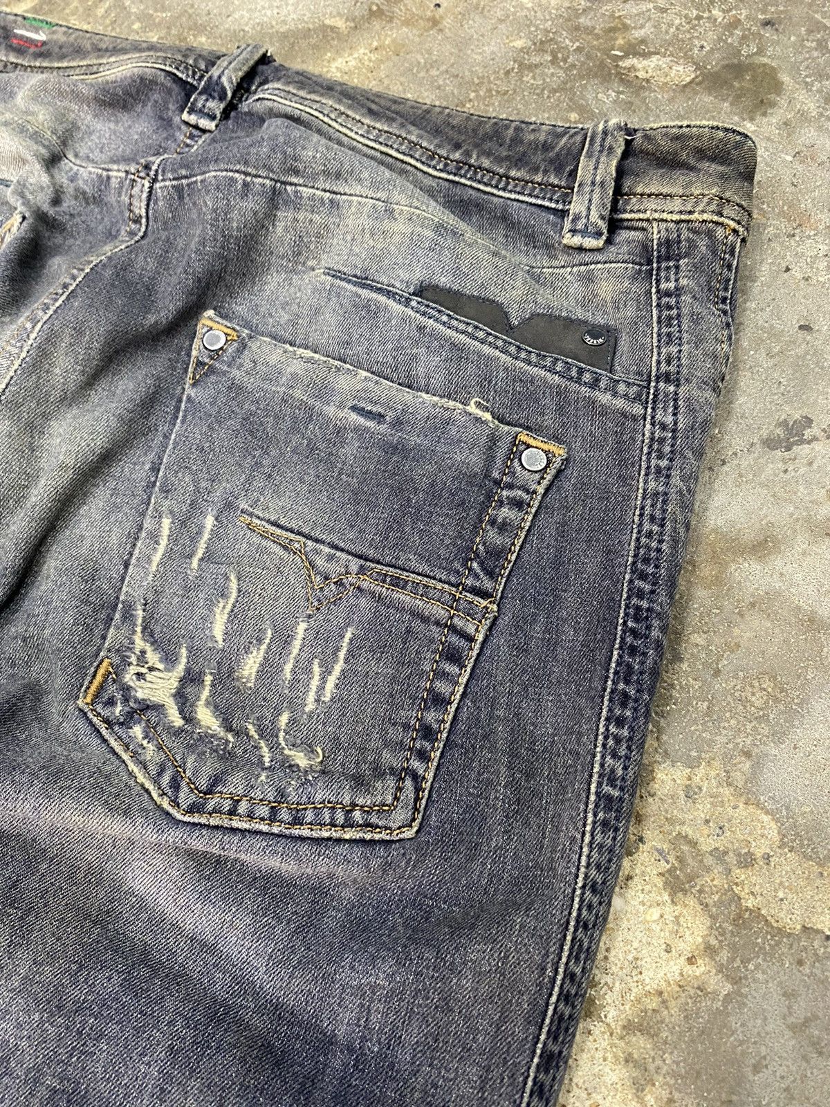 Diesel × Japanese Brand × Vintage Diesel industries blue jeans wash japanese brand Size US 30 / EU 46 - 16 Thumbnail