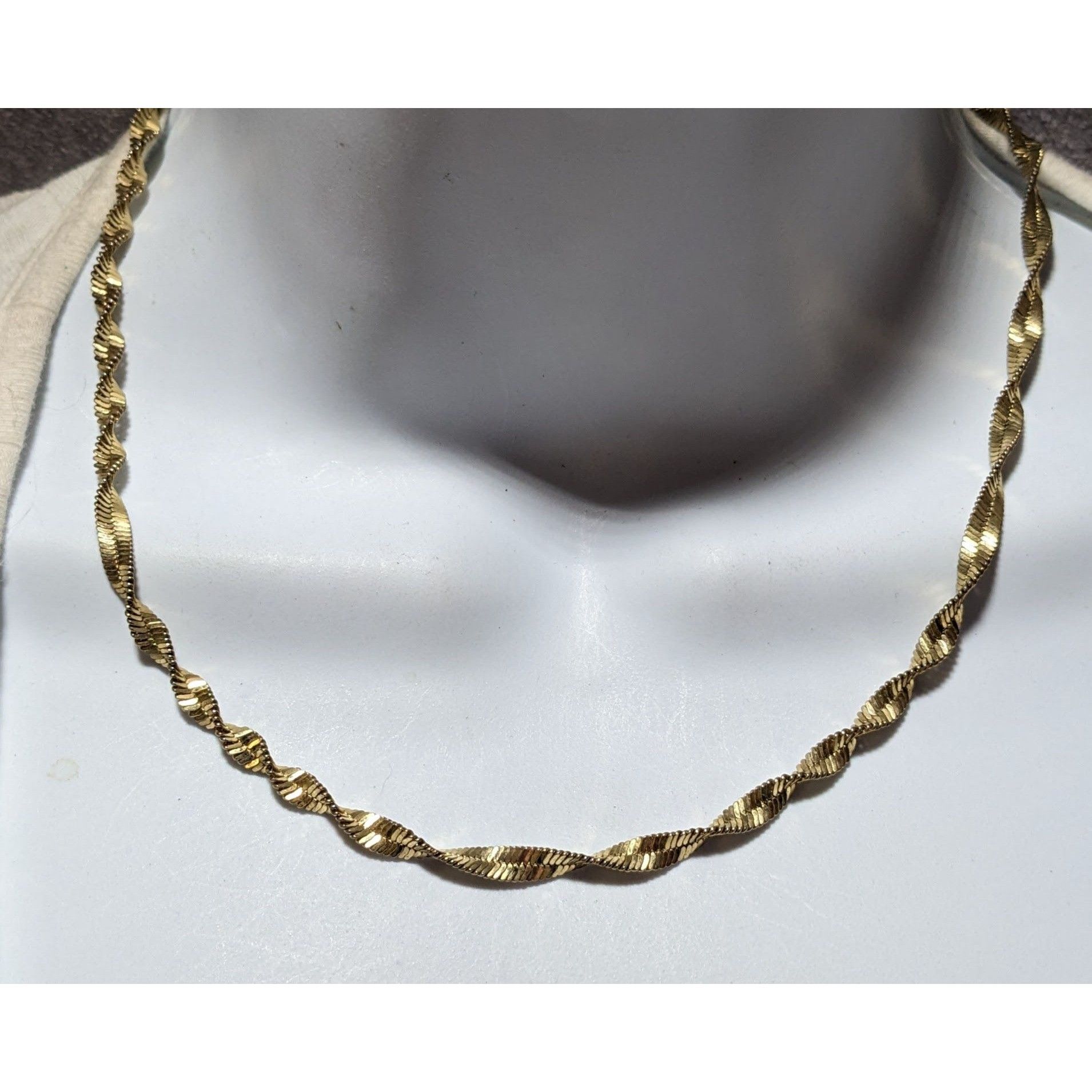 Other Bright Gold Elegant Twisted Chain Necklace Size ONE SIZE - 5 Thumbnail