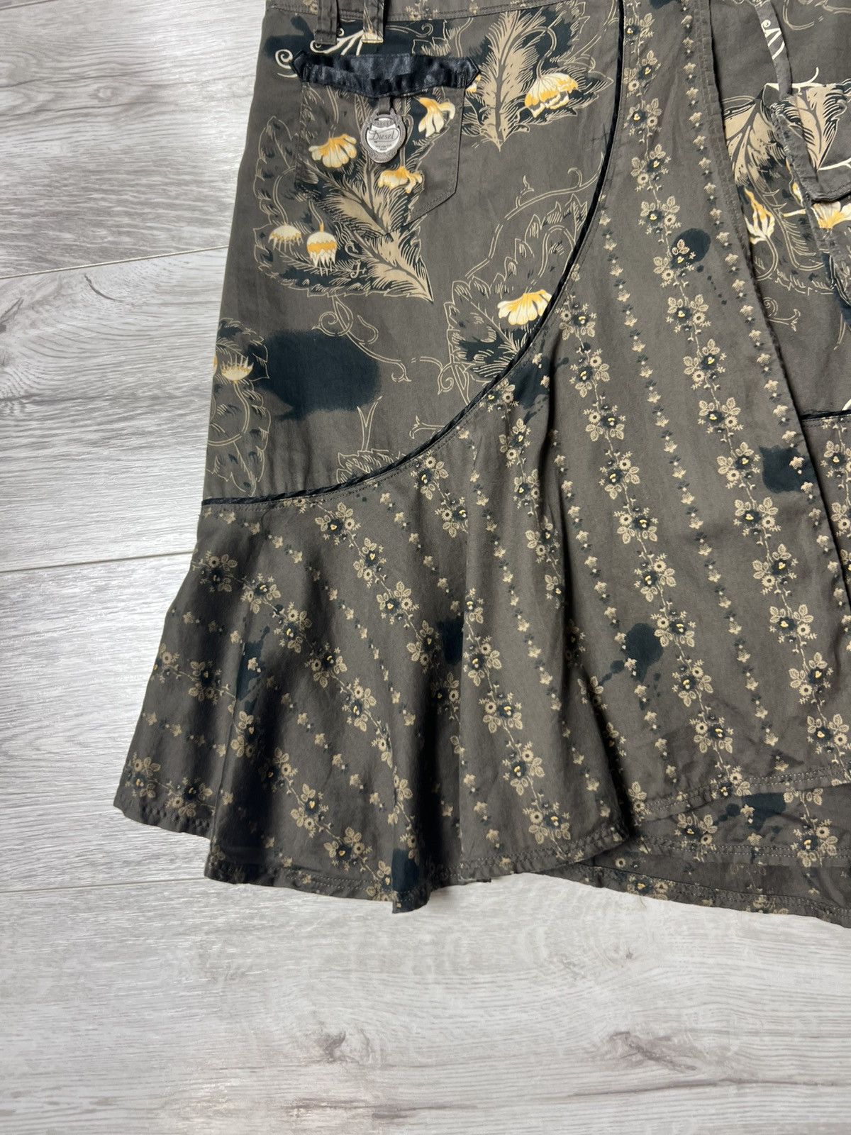 Diesel Diesel Y2K Floral Print Asymmetrical Midi Skirt with Pocket Size 27" / US 4 / IT 40 - 7 Thumbnail