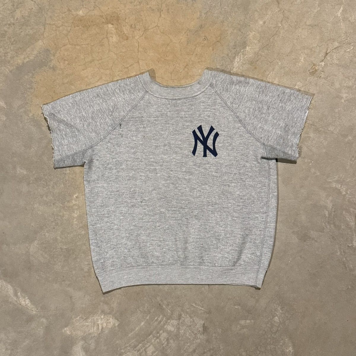 New York Yankees 1970s New York Yankees Distressed Cutoff Crewneck ERD Grunge Size US S / EU 44-46 / 1 - 1 Thumbnail