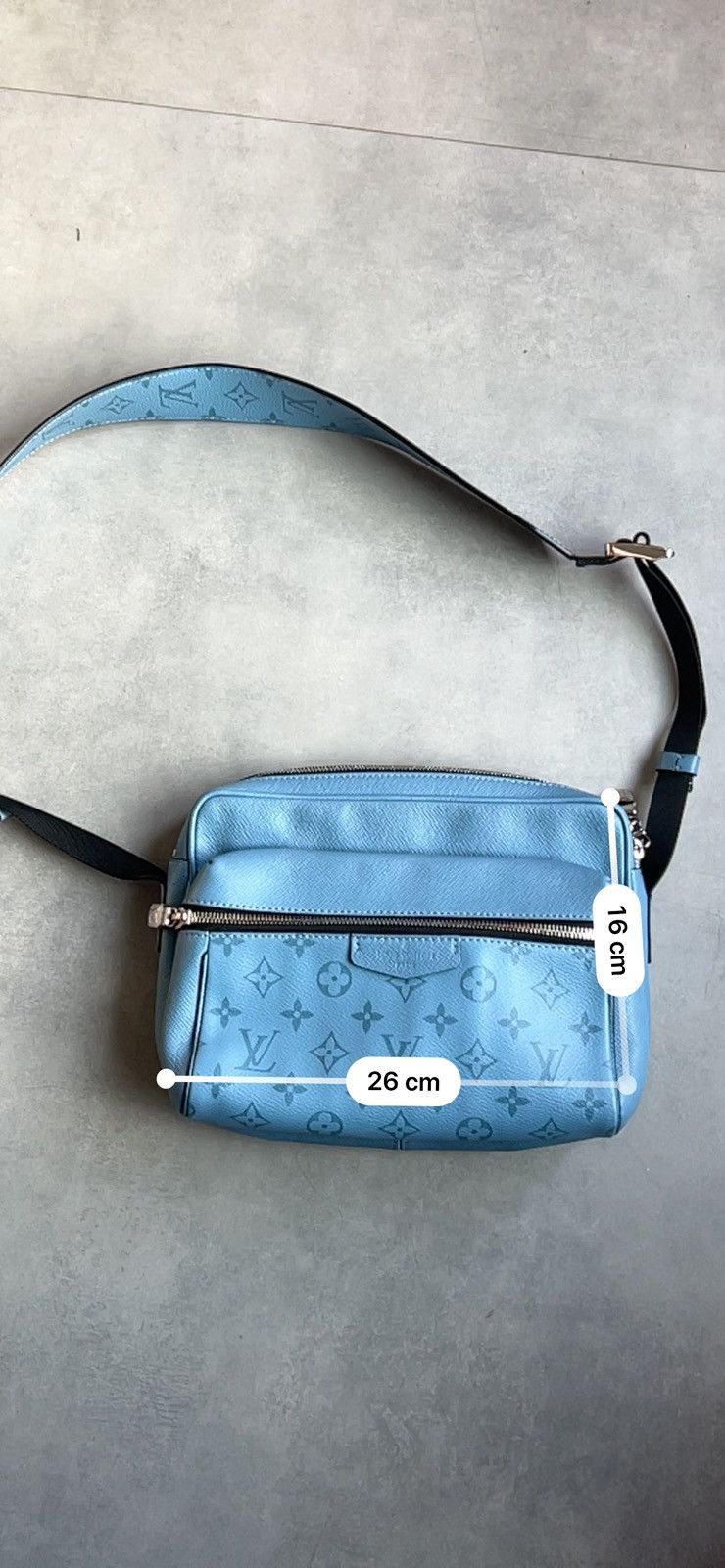 Louis Vuitton Louis Vuitton Outdoor Taiga Bag Size ONE SIZE - 2 Thumbnail