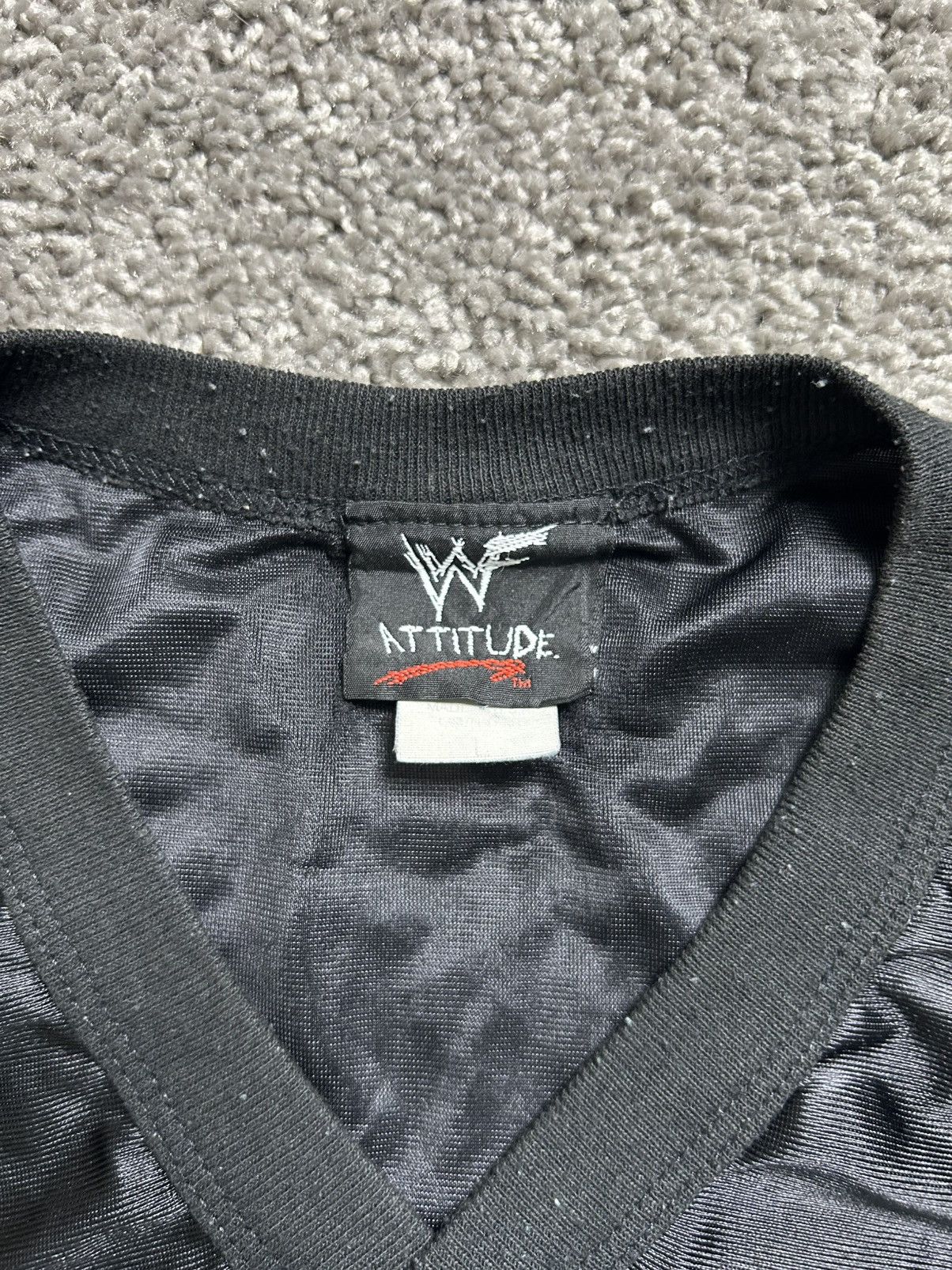 Vintage Vintage 90s WWE Stone Cold Jersey Raw is War 1999 Size US L / EU 52-54 / 3 - 5 Thumbnail