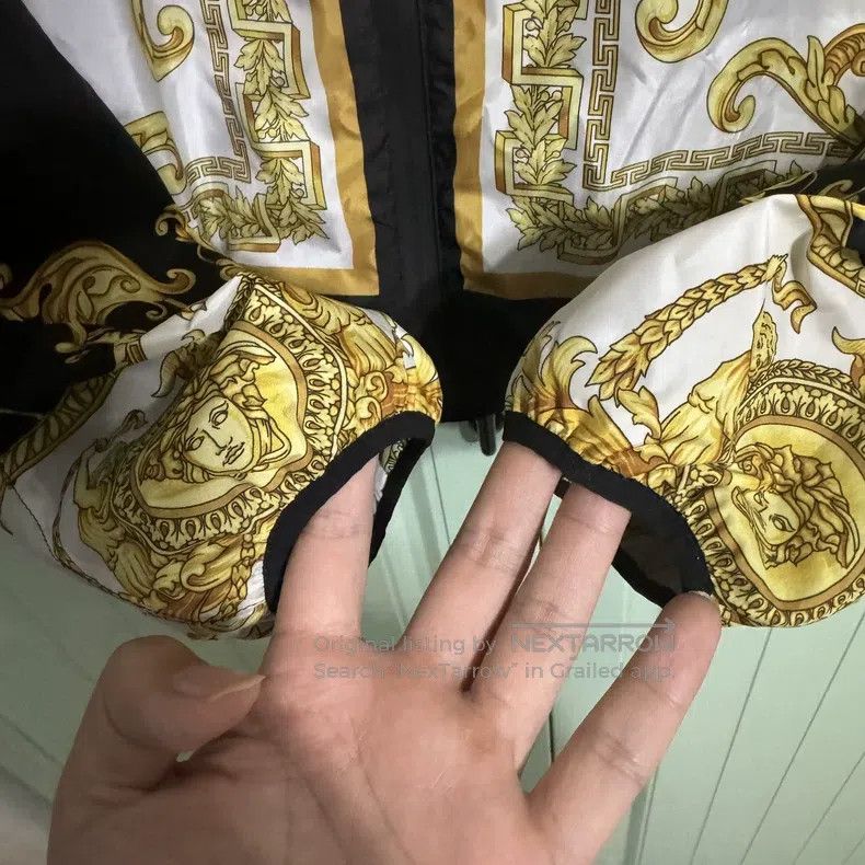 Versace Versace Classic black gold baroque print cotton jacket Size US M / EU 48-50 / 2 - 9 Thumbnail