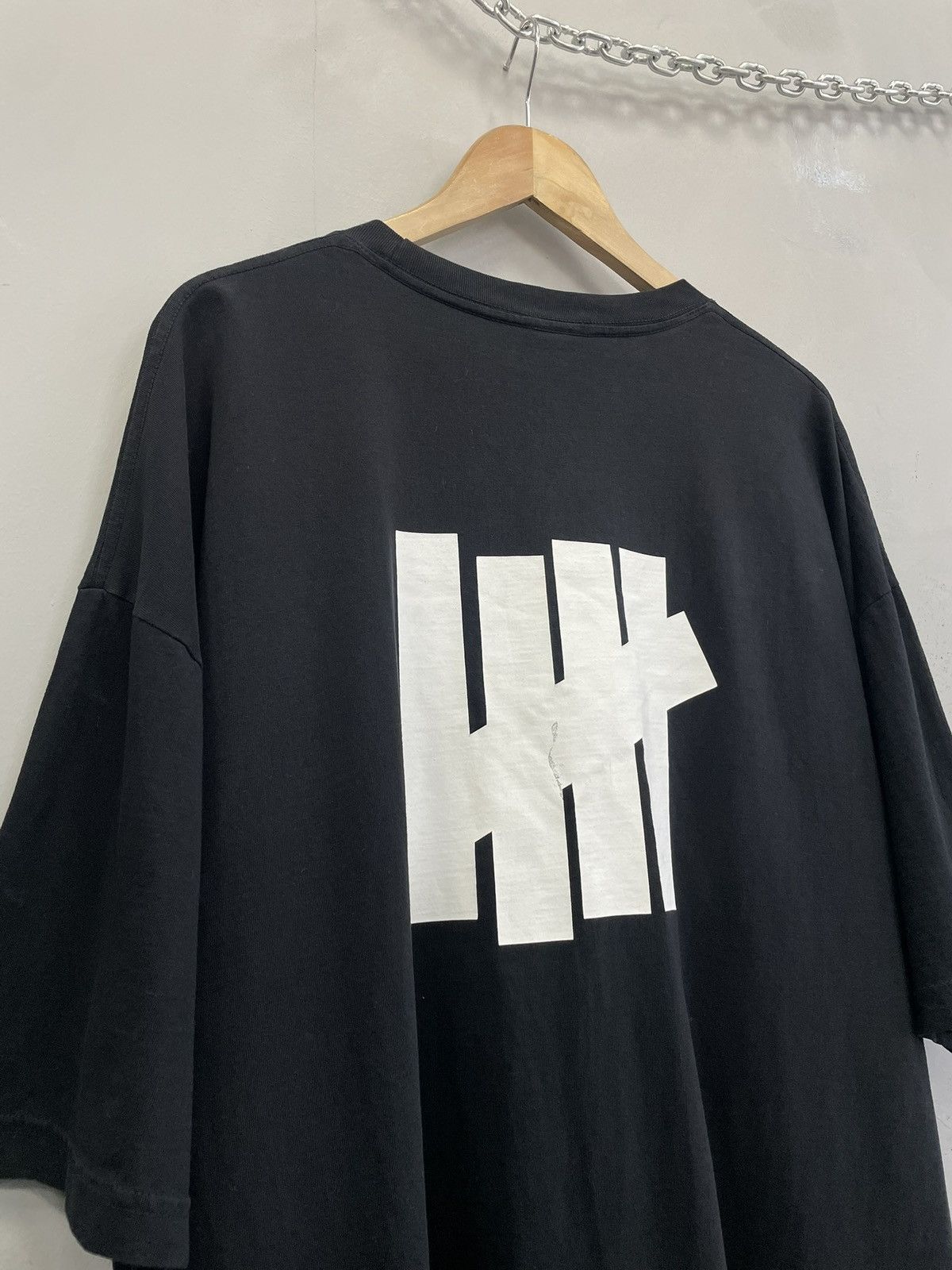 Undefeated Undefeated black oversized logo tee streetwear essential Size US XXL / EU 58 / 5 - 9 Thumbnail