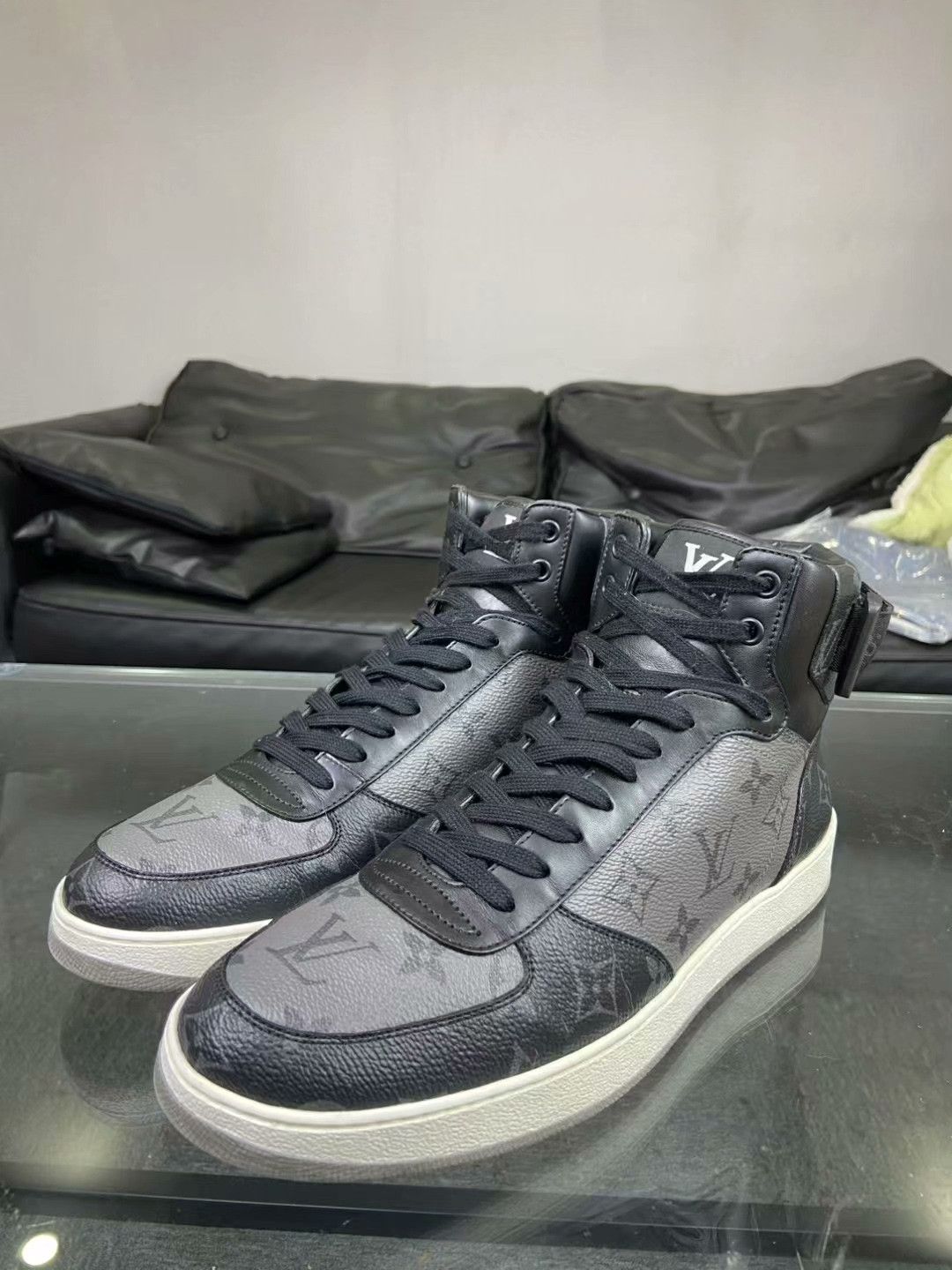 Louis Vuitton Louis Vuitton Gray Hitop Sneakers 42 Men Size US 9 / EU 42 - 1 Thumbnail