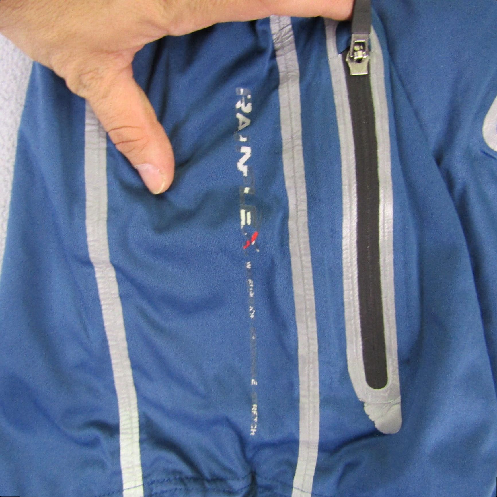 Vintage VINTAGE Sun Mountain Rainflex Jacket Mens Small Blue 1/4 Zip Waterproof Windbreaker Golf Mens Size US S / EU 44-46 / 1 - 4 Thumbnail