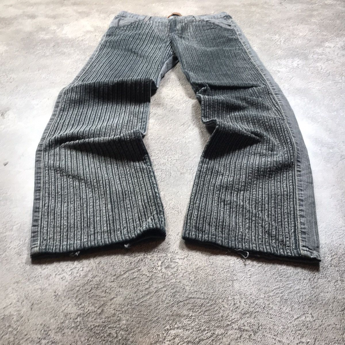 Vintage Vintage Y2K Distressed Baggy Jeans Grunge Skater Logo 29 Size 29" - 1 Thumbnail