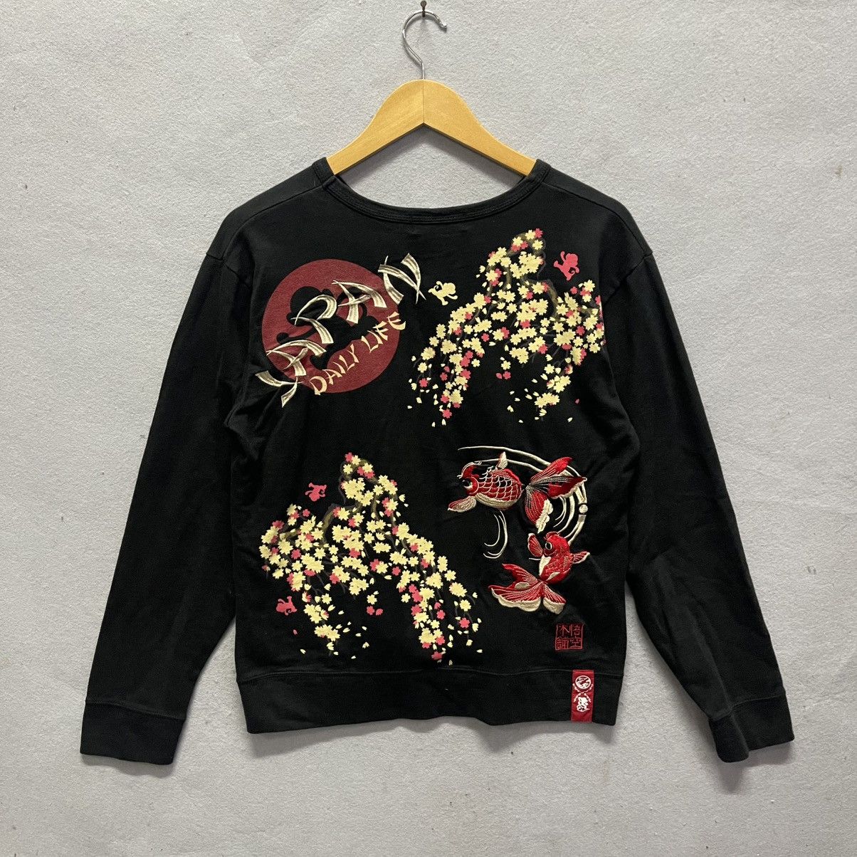 Japanese Brand Vintage Go-Coo!! “Japan Daily Life” Sakura & Koi Sweatshirt Size US S / EU 44-46 / 1 - 6 Thumbnail