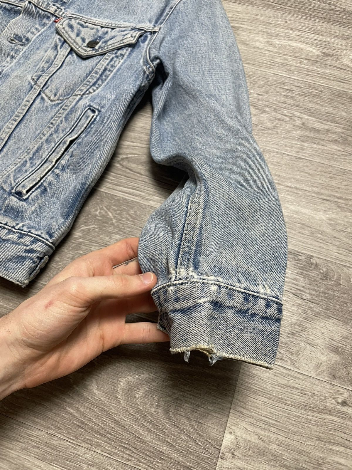 Levi's Vintage Clothing Vintage 92s Levis Blue Distressed Denim Jacket Made In Italy Size US S / EU 44-46 / 1 - 14 Thumbnail