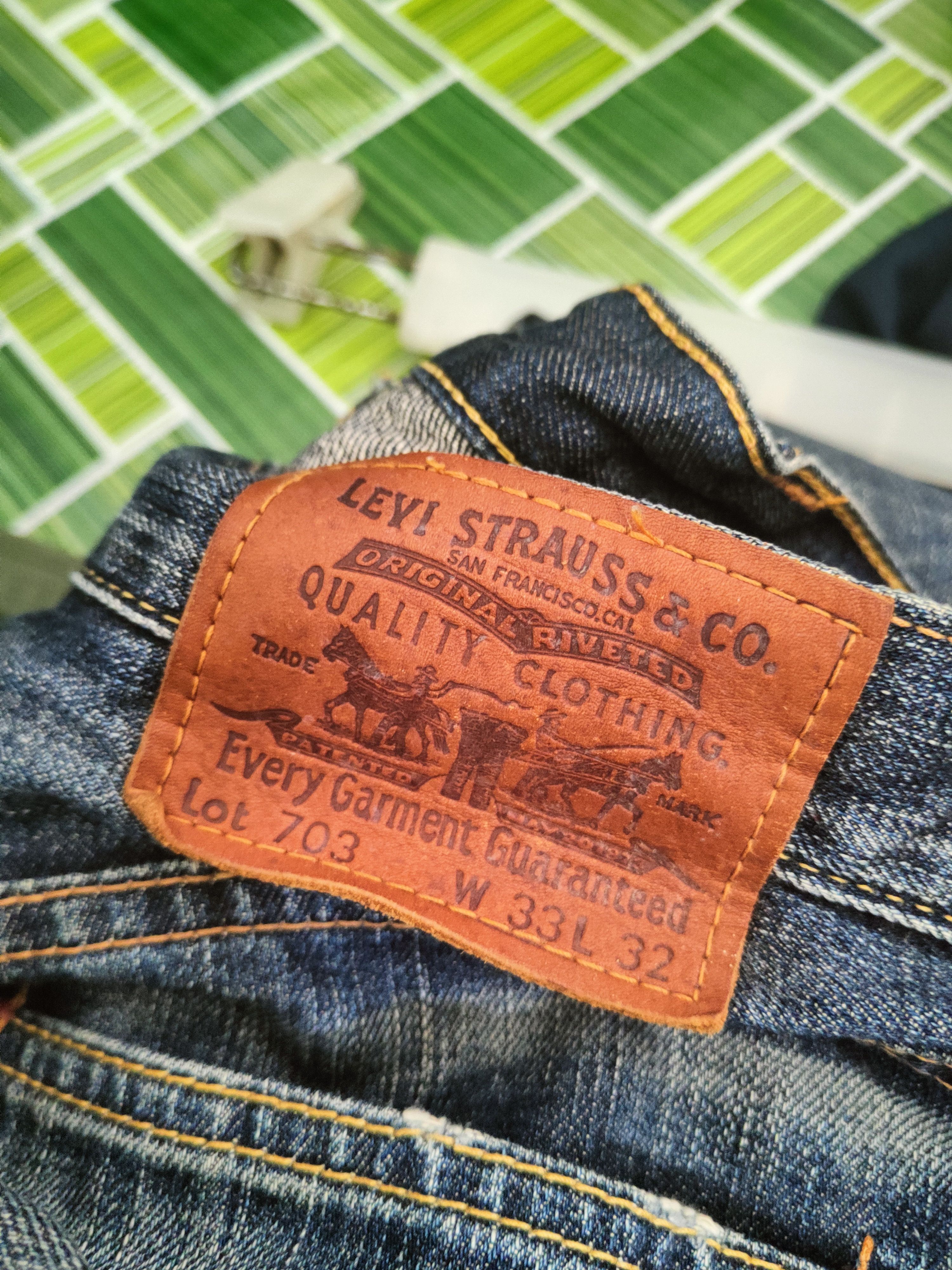 Levi's Levi's Dark Blue Distressed Ripped Jeans #S2850 Size US 33 - 16 Thumbnail