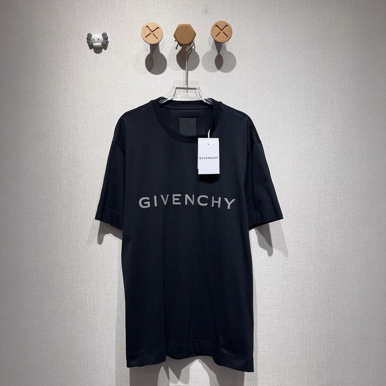 Givenchy Givenchy Reflective Logo Black Short-Sleeve Tee XXL NWT Size US XXL / EU 58 / 5 - 1 Thumbnail