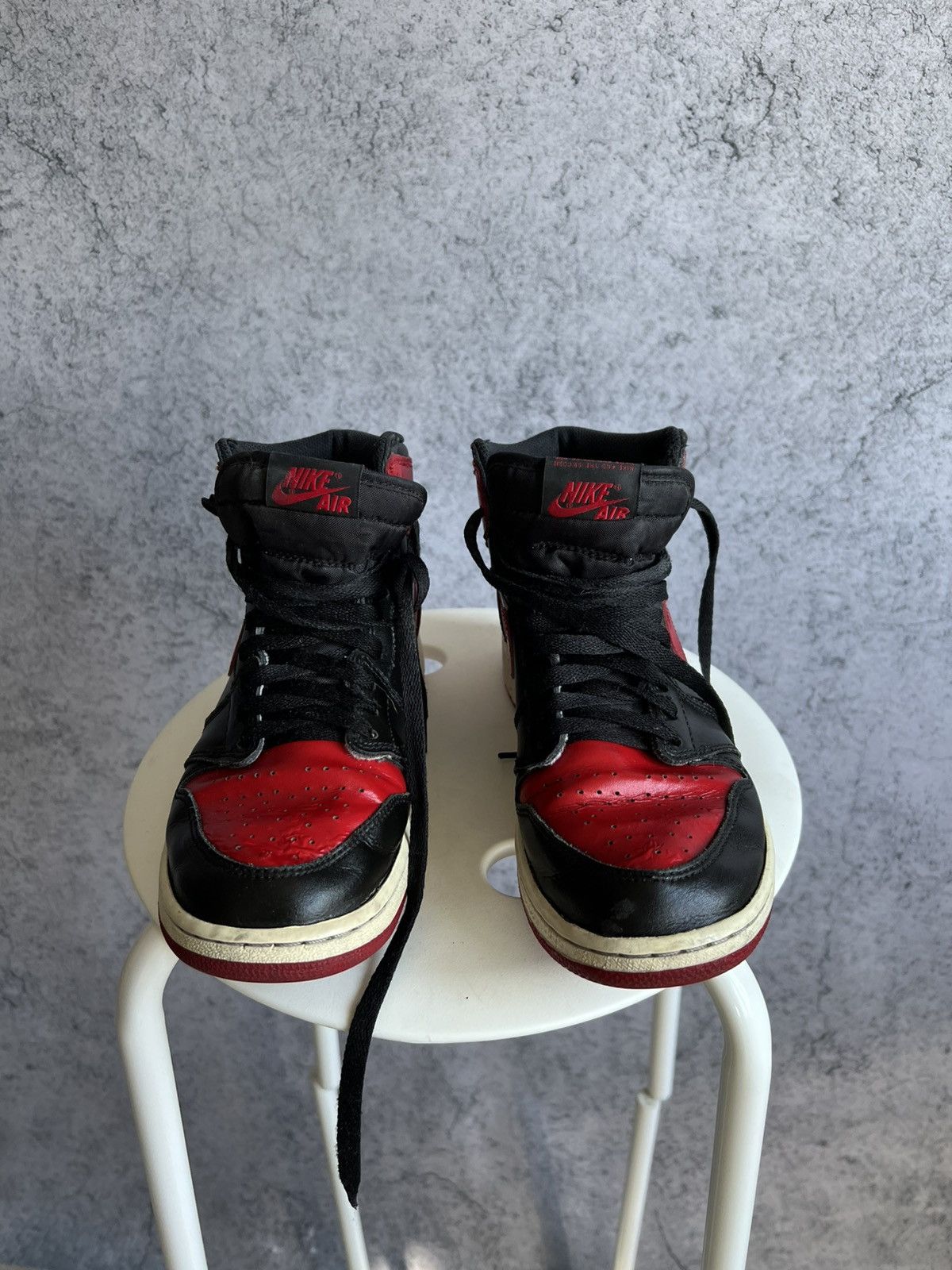 Nike Vintage Nike Air Jordan 1 High Top Sneakers Black and Red Size US 7 / EU 40 - 6 Thumbnail