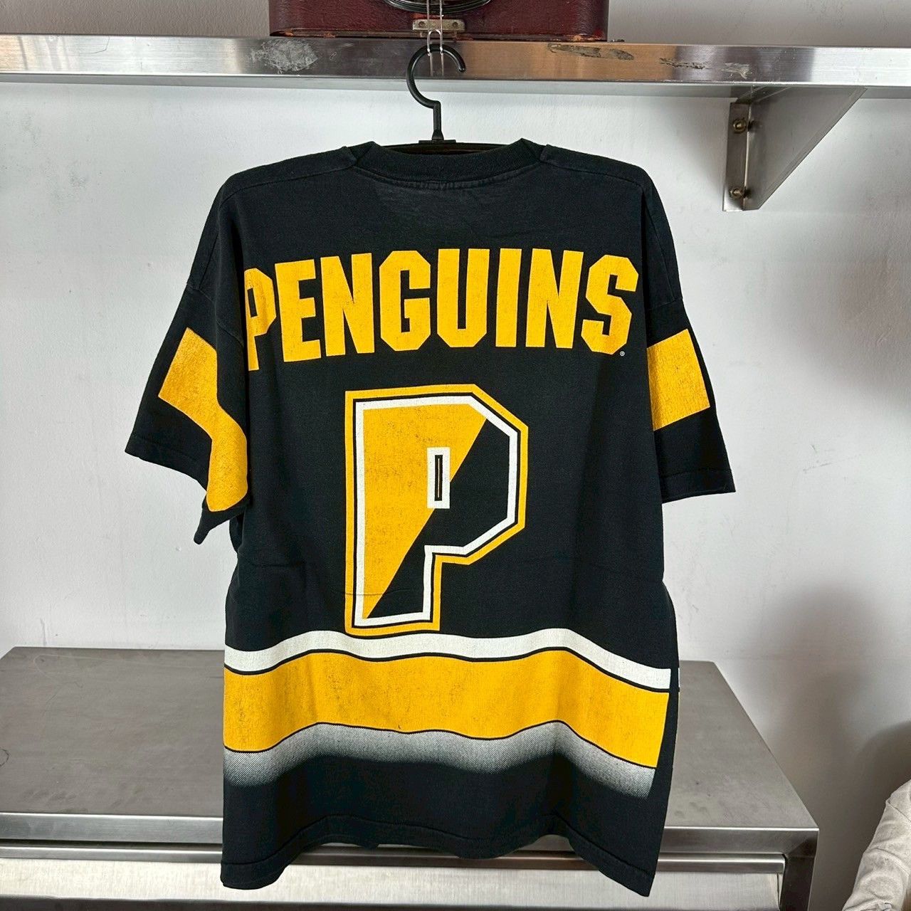 Vintage Vintage 1994 Pittsburgh Penguins AOP NHL T-shirt Size US XL / EU 56 / 4 - 3 Thumbnail