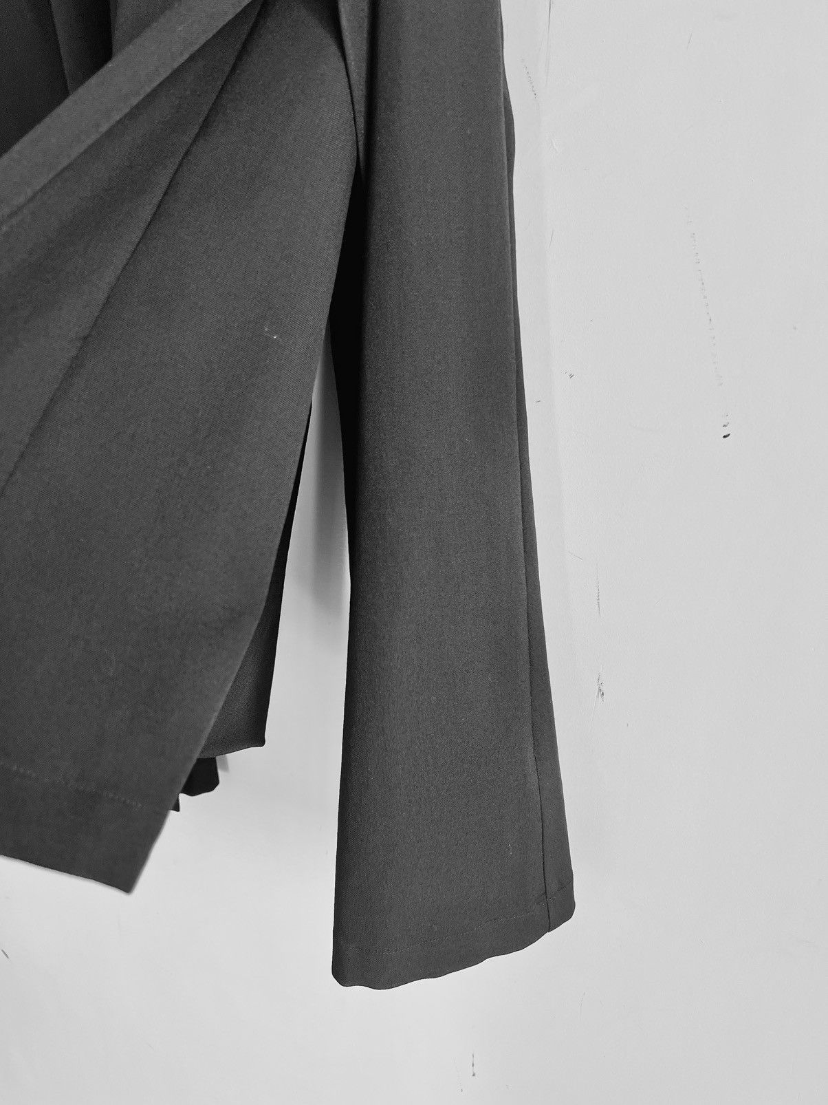 Yohji Yamamoto Yohji Yamamoto Collections - RAYON LAWN SIDE PANTS Size US 30 / EU 46 - 5 Thumbnail