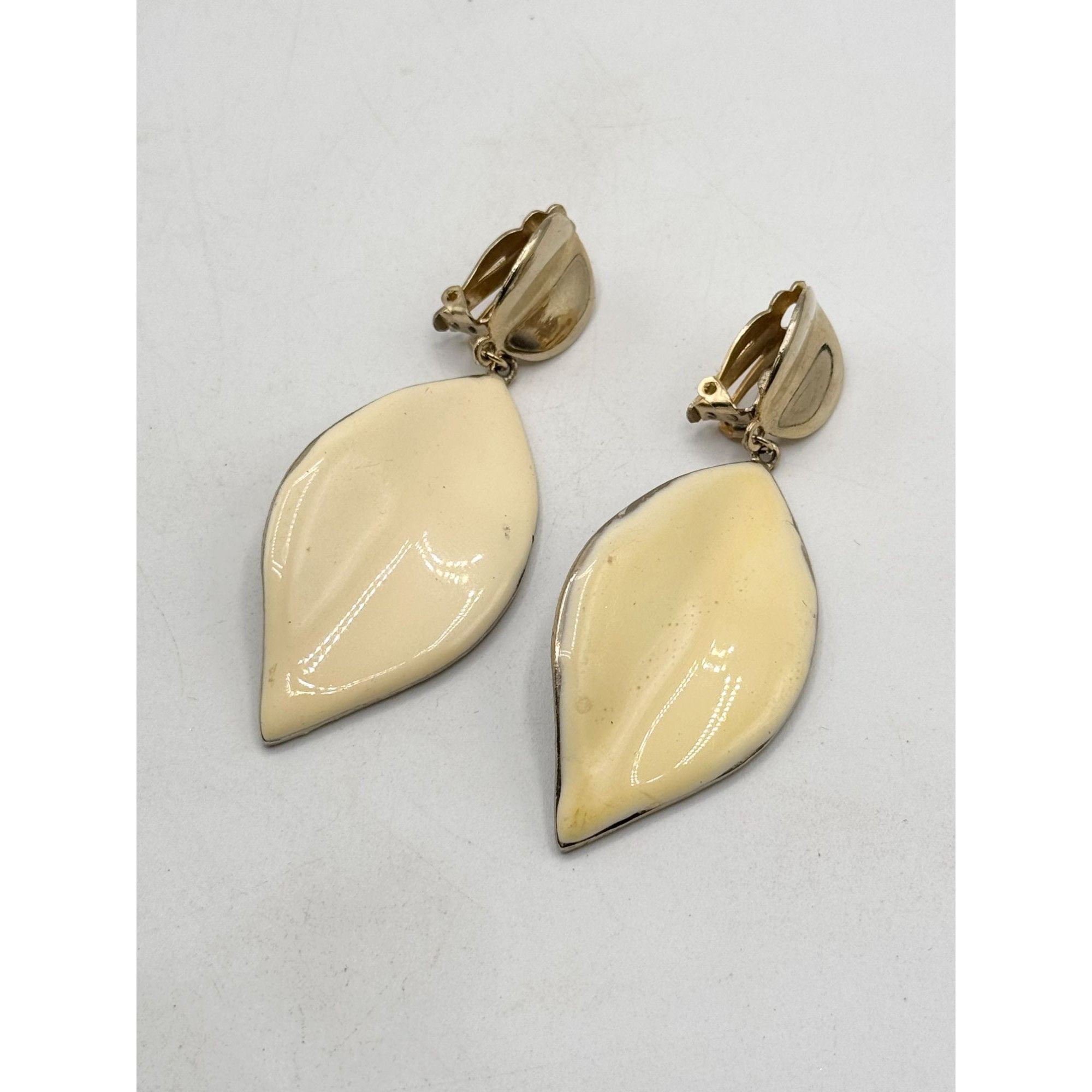 Vintage Vintage white enamel dangle drop earrings Size ONE SIZE - 3 Thumbnail