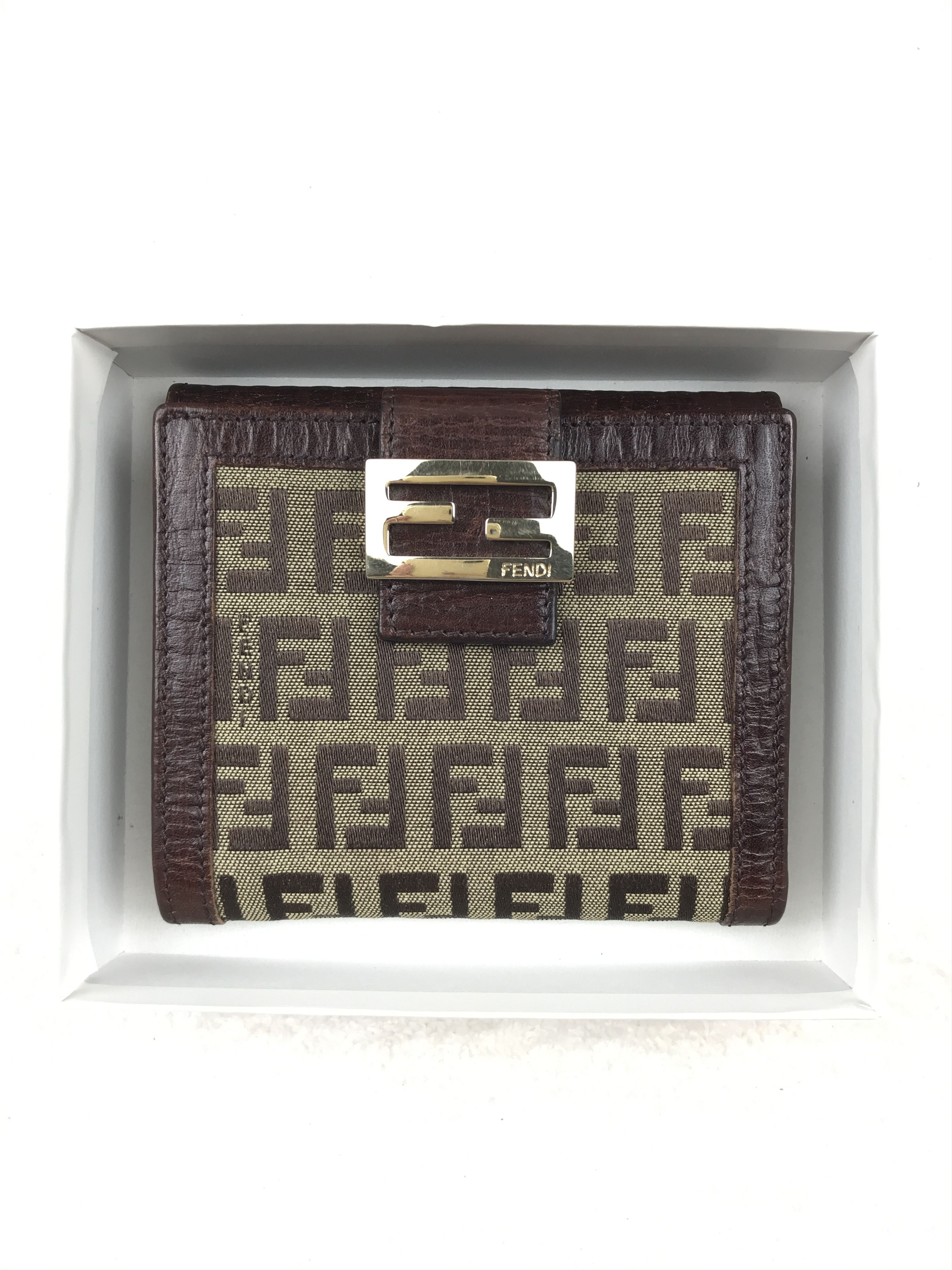 Fendi wallet vintage online