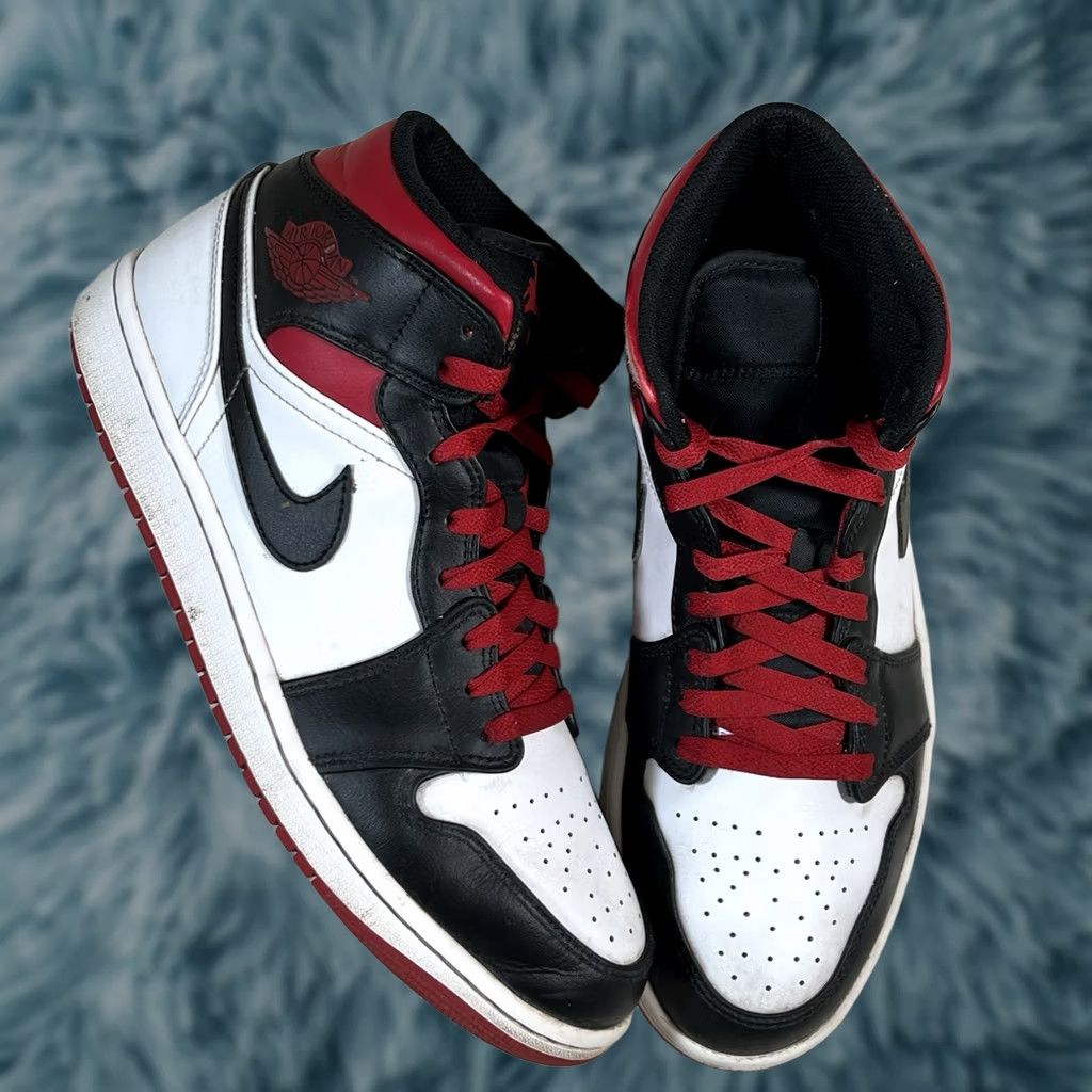 Jordan Brand Jordan Air Jordan 1 Mid Sneaker Gym Red Black White DQ8426-106 Leather Mid Top Men Size US L / EU 52-54 / 3 - 1 Thumbnail