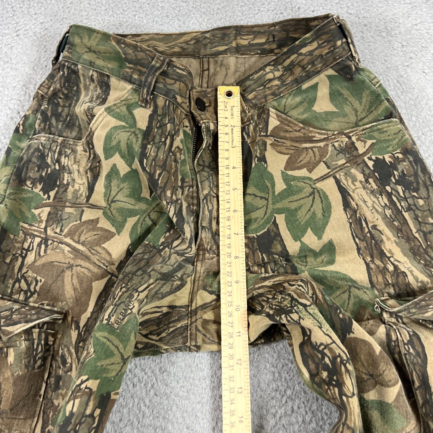 Vintage VINTAGE Key Camo Pants Mens S 30x32 Realtree Cargo Talon 70s 80s Cargo, Twill, Cotton Blend, Polyester, Cotton | Bag? No extra info allowed. Size US 29 - 4 Thumbnail