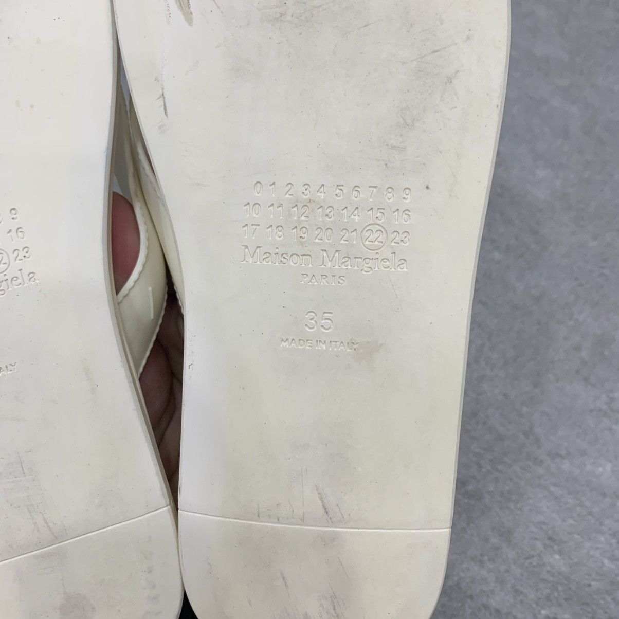 Maison Margiela Maison Margiela Tabi Tong Sandals Size US 5 / IT 35 - 7 Thumbnail