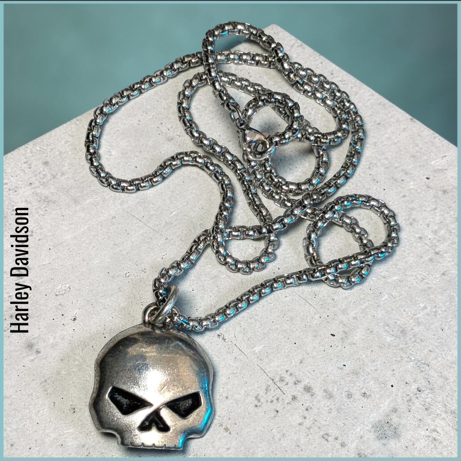 Harley Davidson HARLEY DAVIDSON MOTORCYCLE Willie G Skull Pendant Necklace Size ONE SIZE - 1 Thumbnail