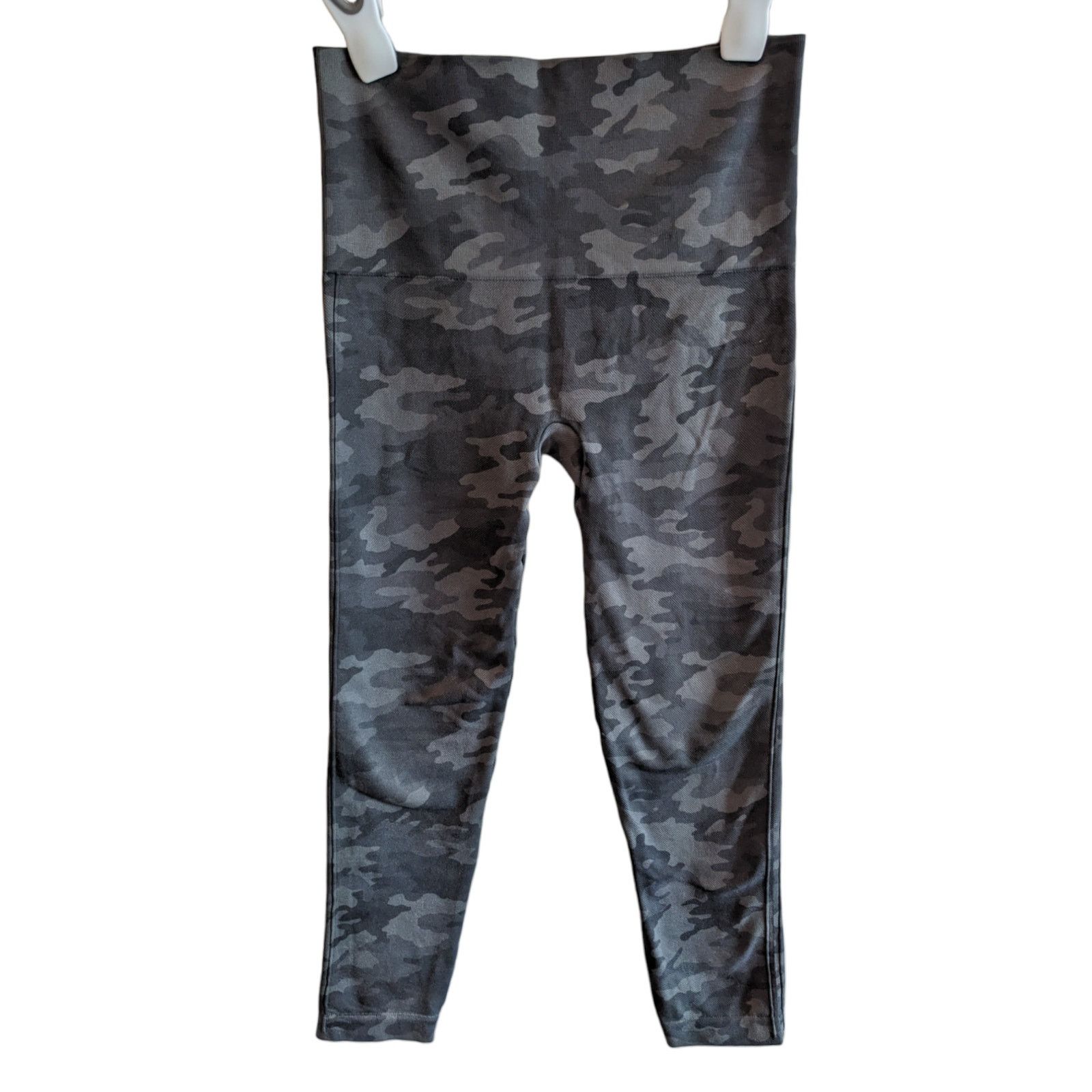 Spanx Spanx Cropped Look At Me Now Green Camo Leggings Medium Size 30" / US 8 / IT 44 - 3 Thumbnail