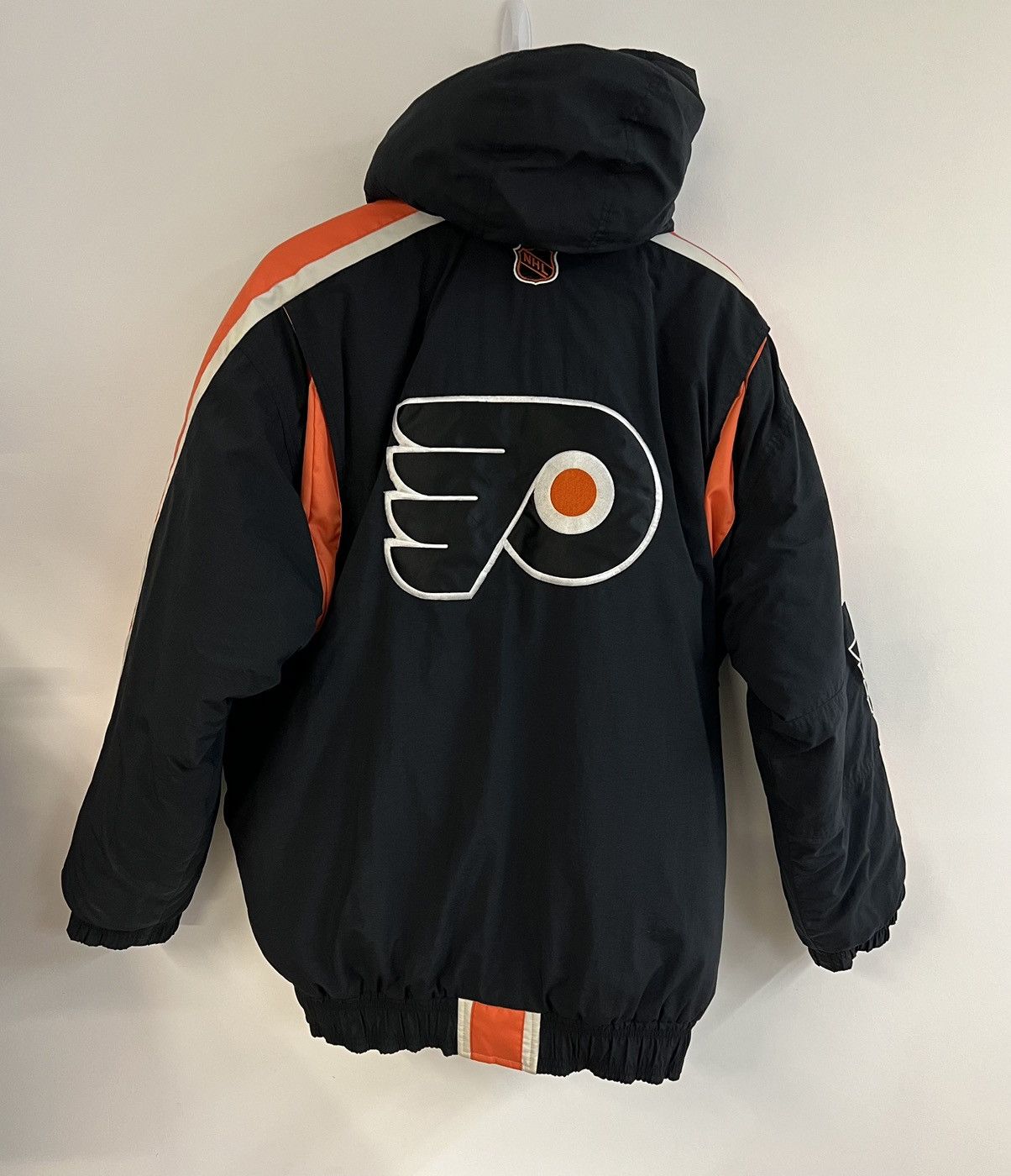 Image of Nhl x Starter VTG Embroidered Starter Philadelphia Flyers Hooded Jacket in Black, Men's (Size XL)